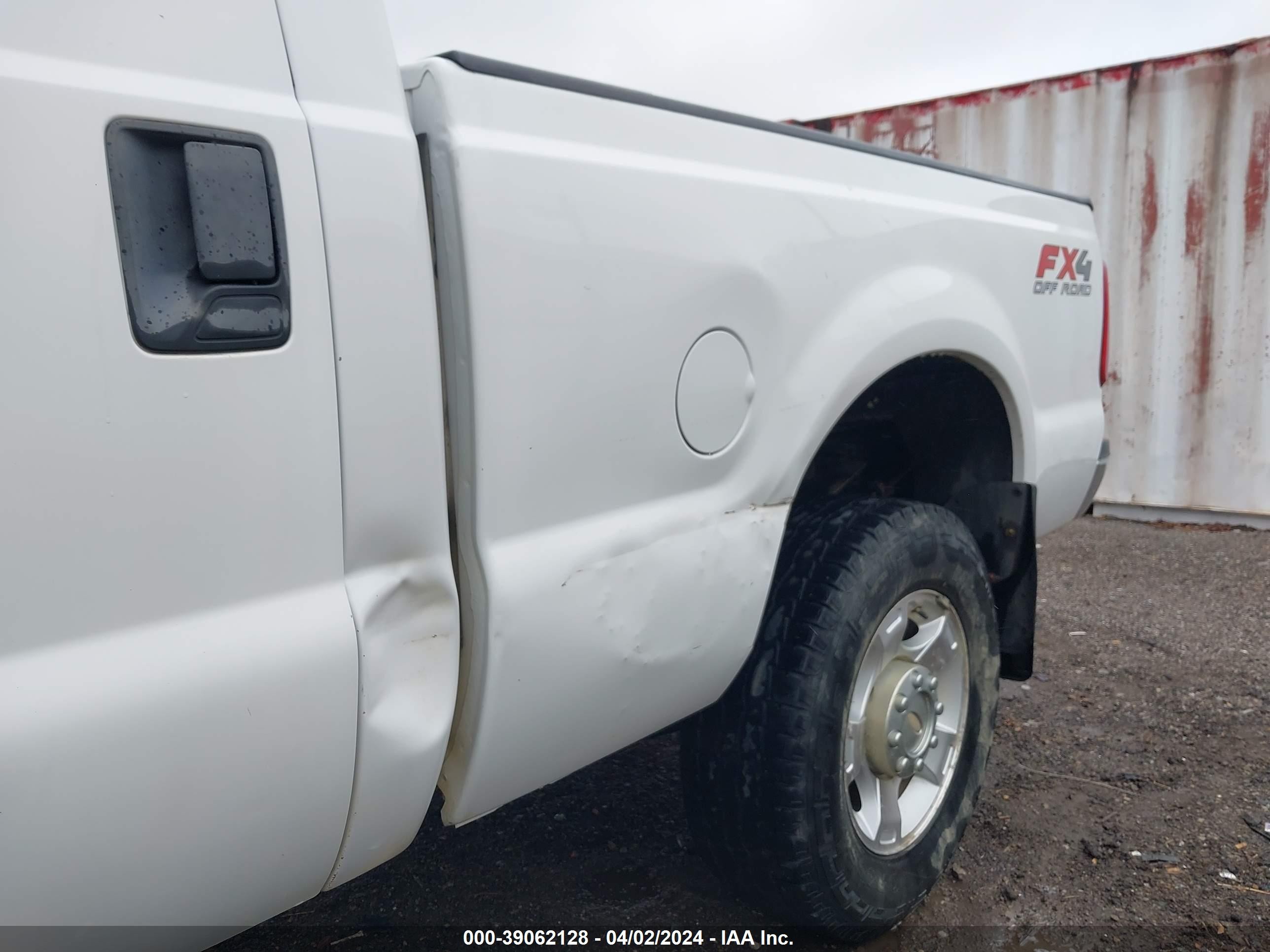 Photo 15 VIN: 1FTWW3BR2AEB02278 - FORD F350 