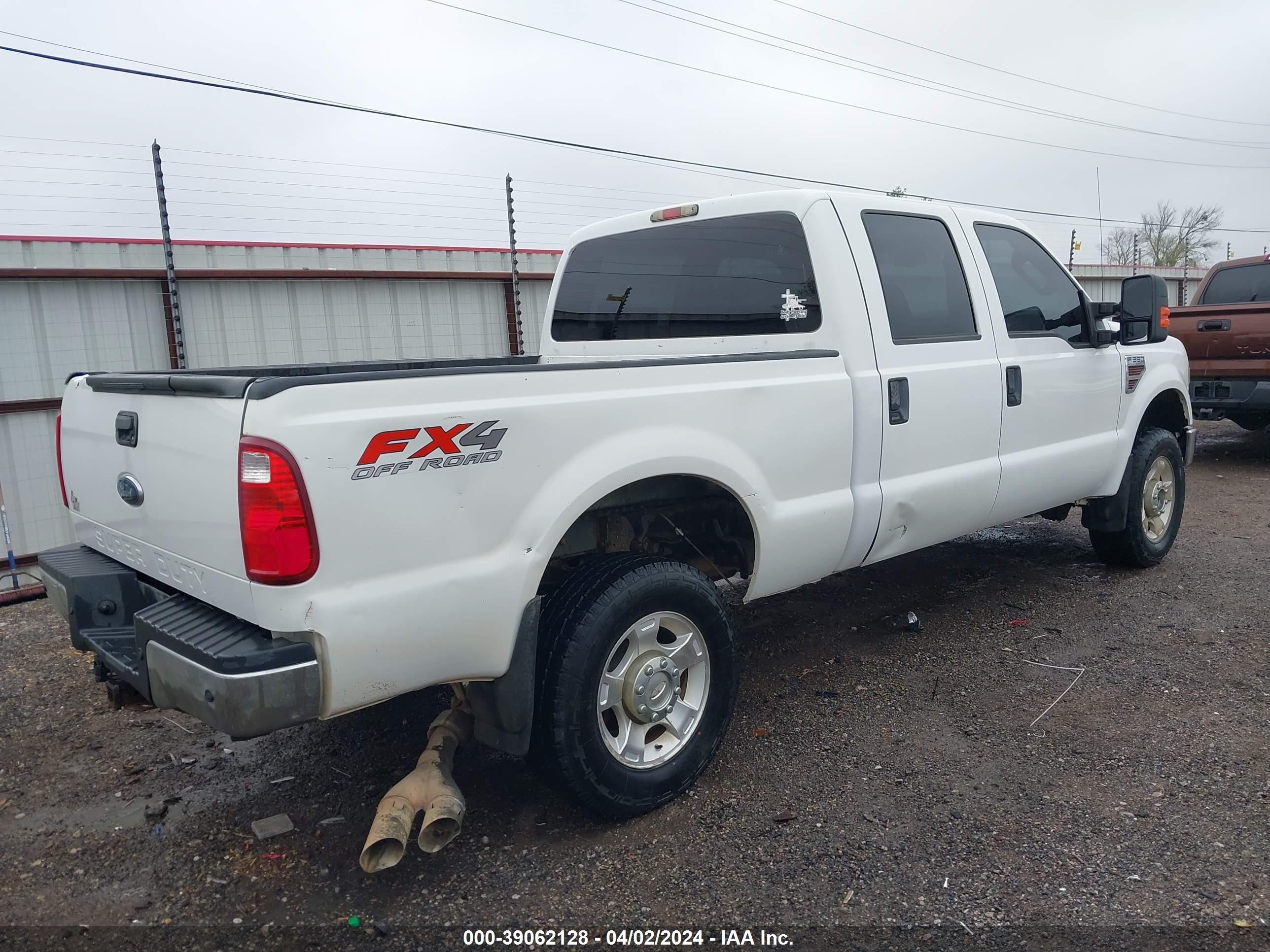 Photo 3 VIN: 1FTWW3BR2AEB02278 - FORD F350 