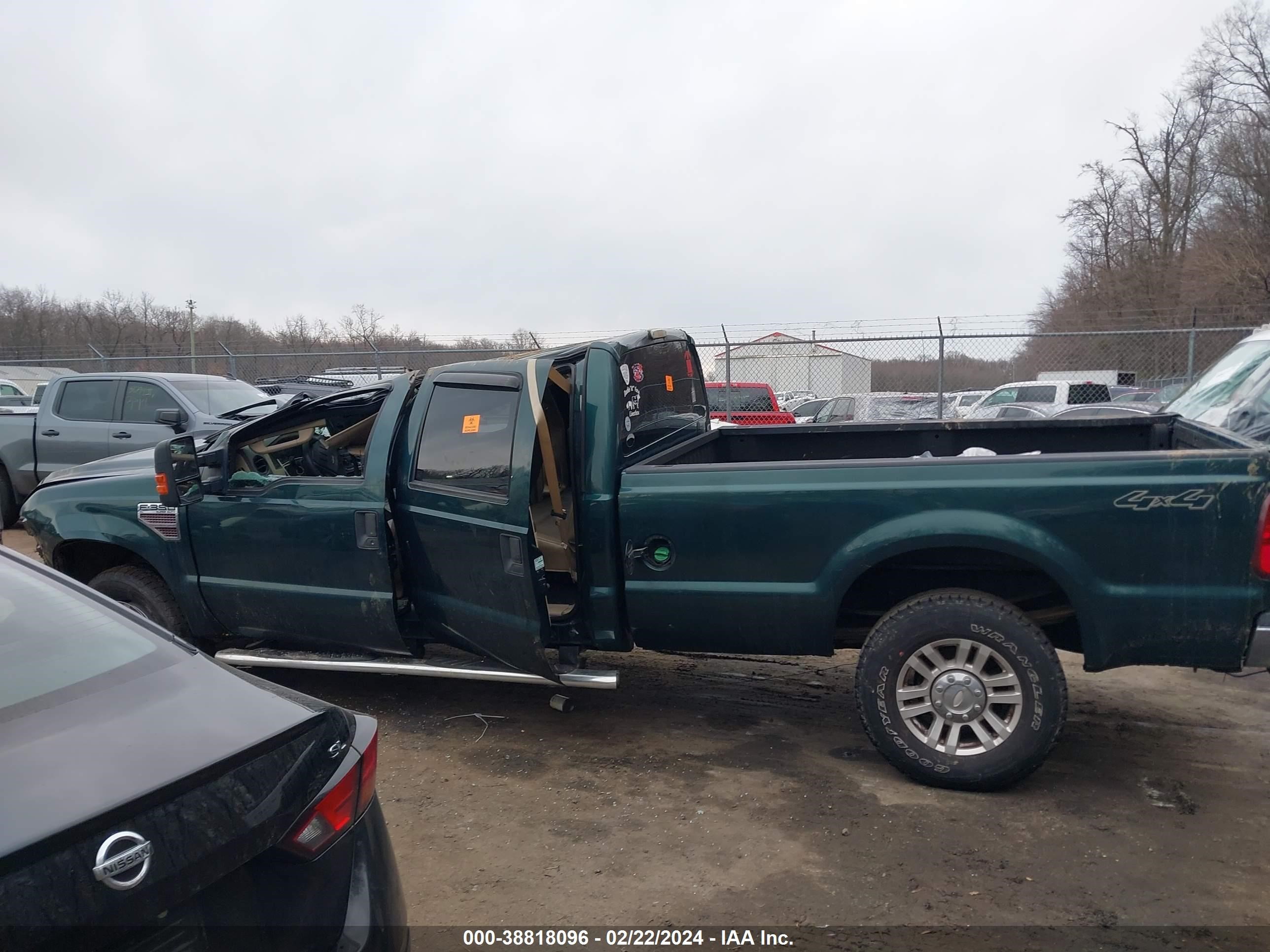 Photo 13 VIN: 1FTWW3BR3AEB16707 - FORD F350 