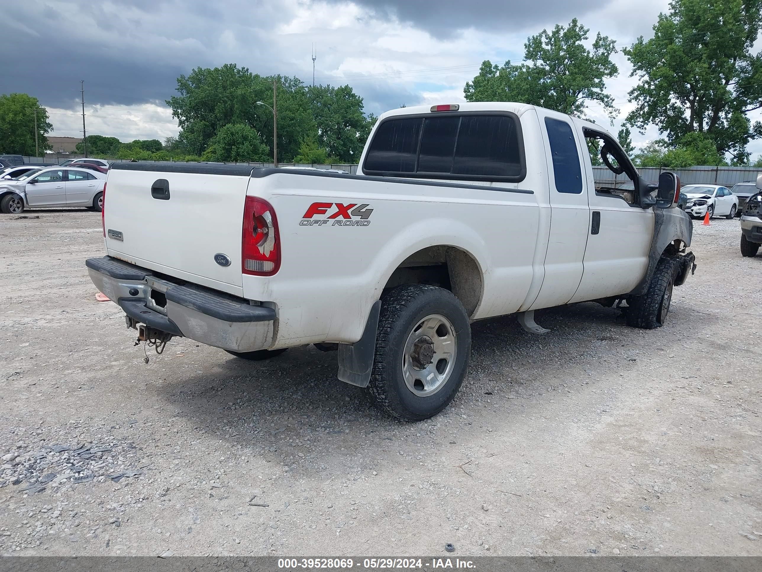 Photo 2 VIN: 1FTWX31566EA00033 - FORD F350 