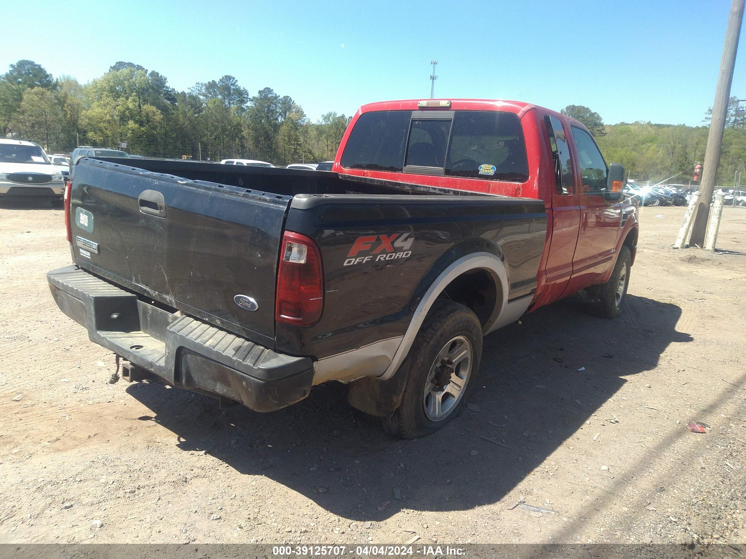 Photo 3 VIN: 1FTWX31R28EA77049 - FORD F350 