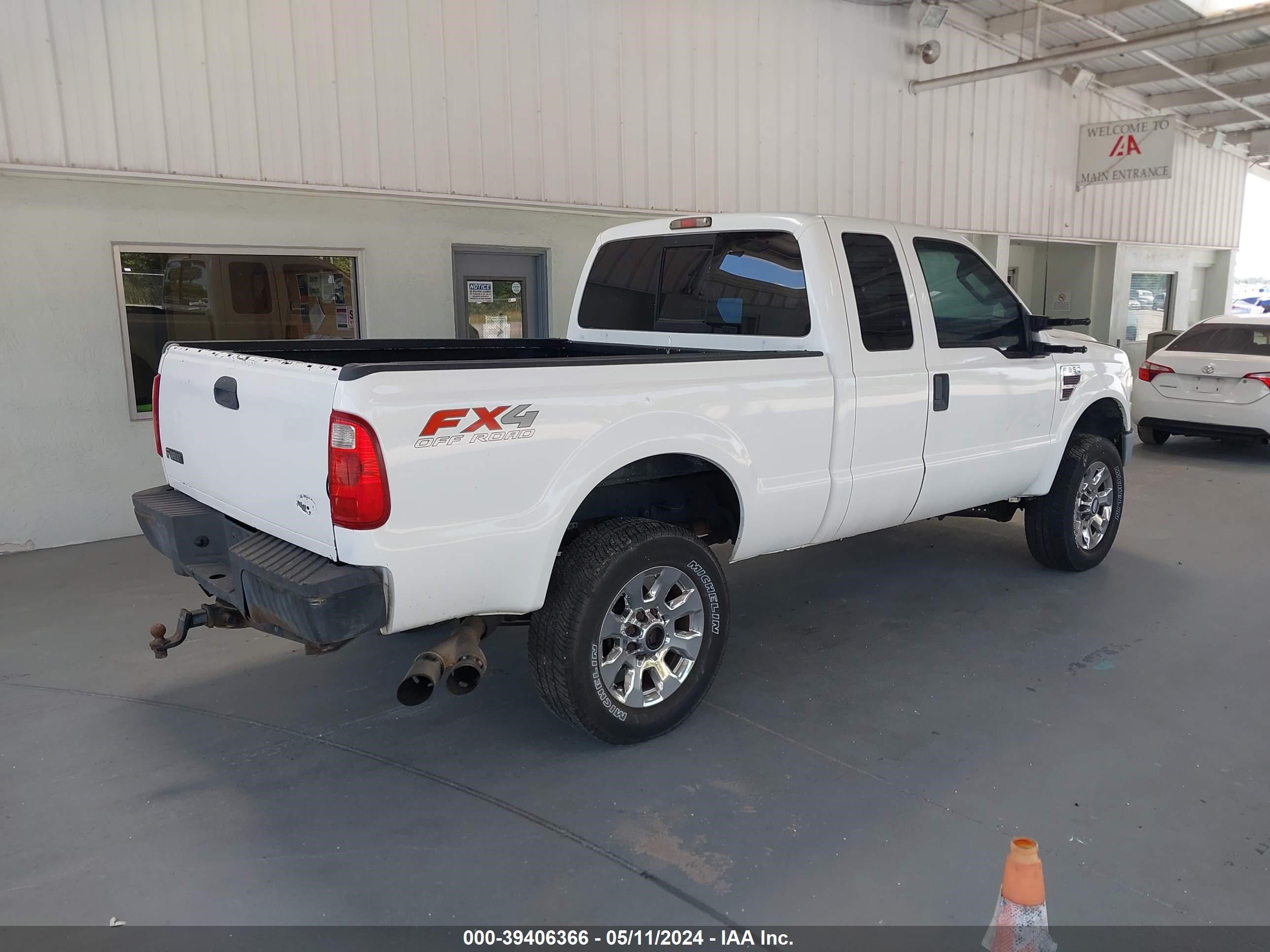 Photo 3 VIN: 1FTWX31R99EA29386 - FORD F350 