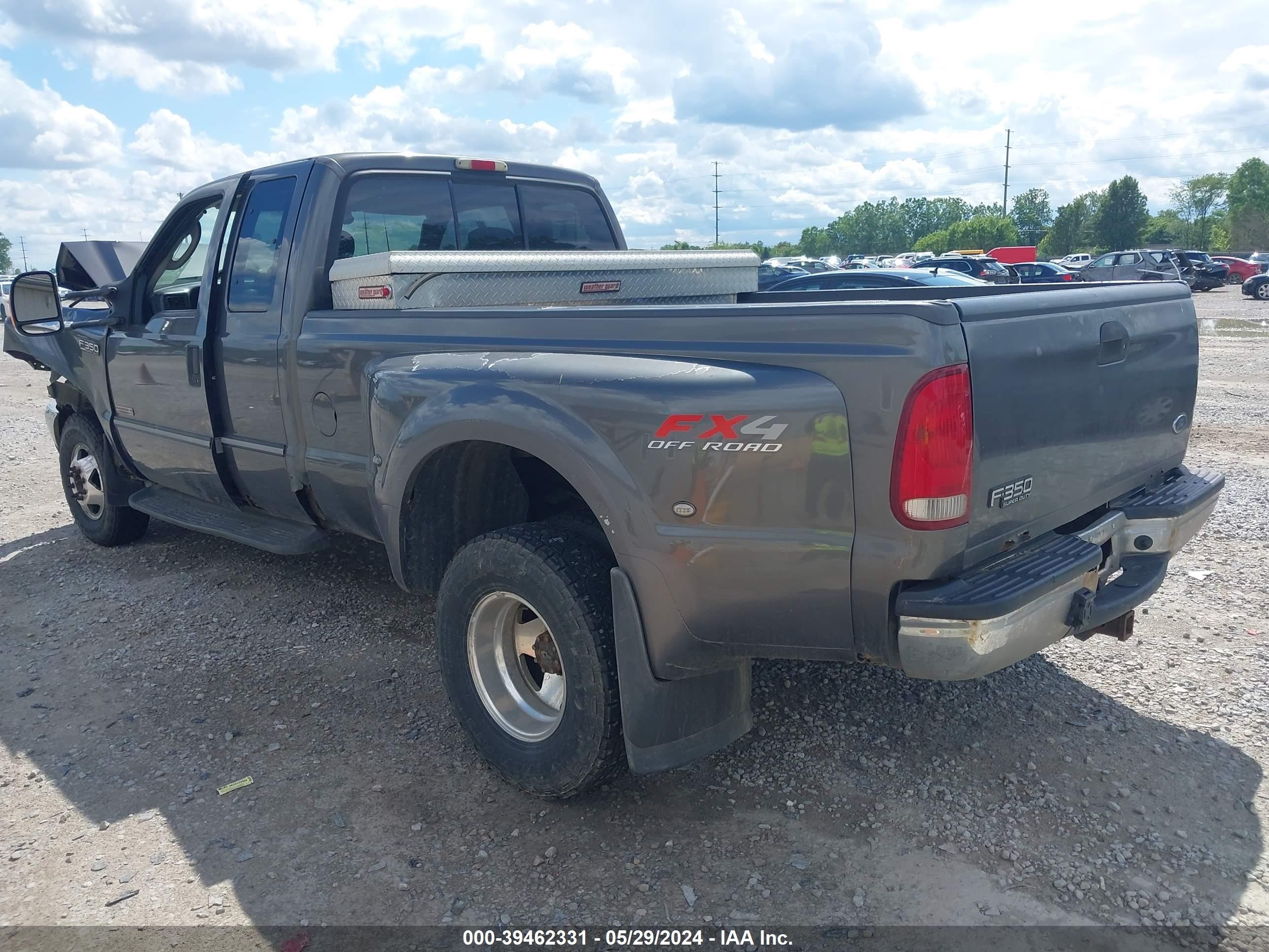 Photo 2 VIN: 1FTWX33P33EB48490 - FORD F350 