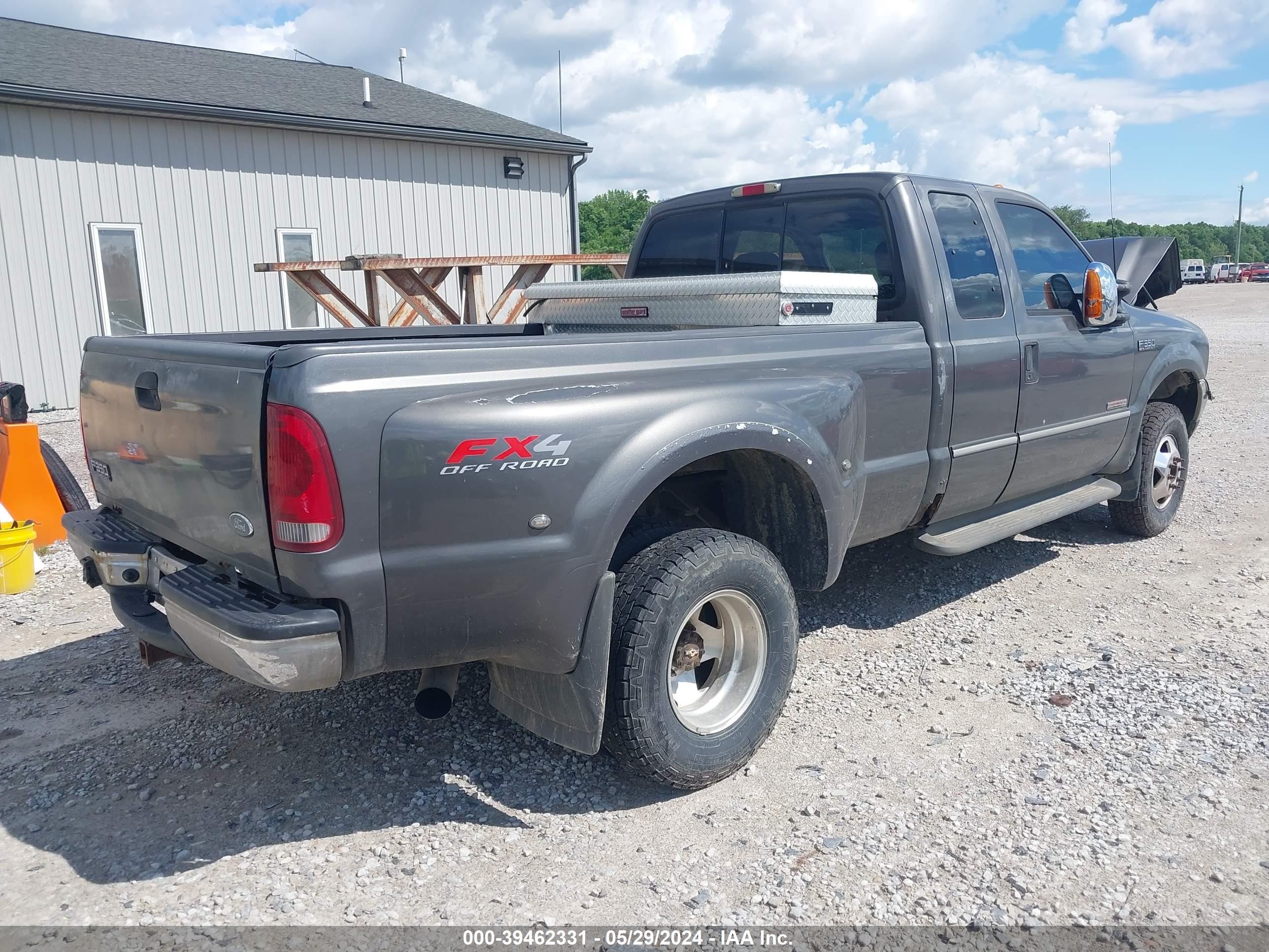 Photo 3 VIN: 1FTWX33P33EB48490 - FORD F350 