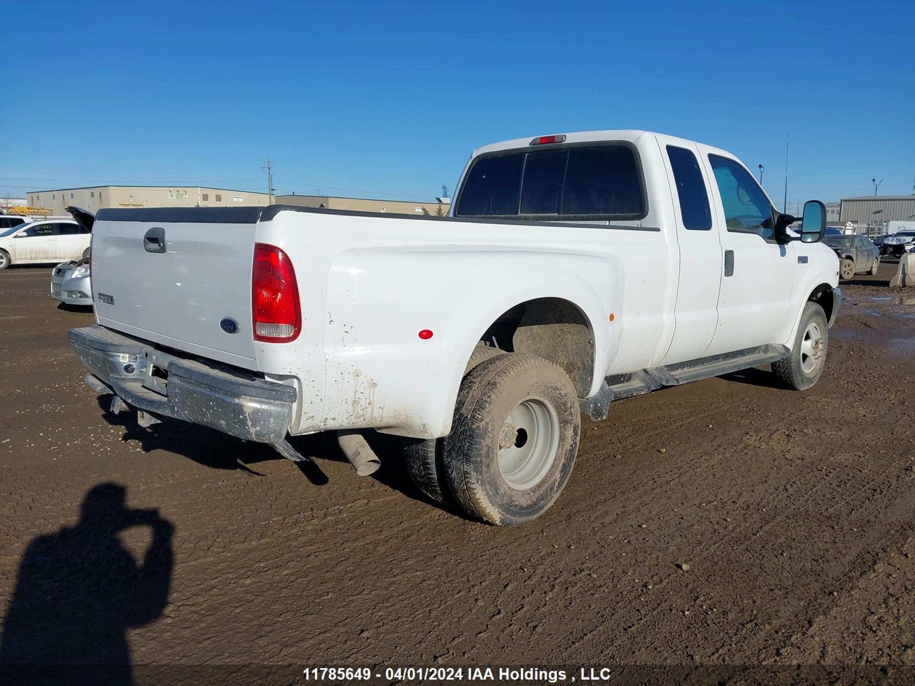 Photo 3 VIN: 1FTWX33S3XEB22028 - FORD F350 