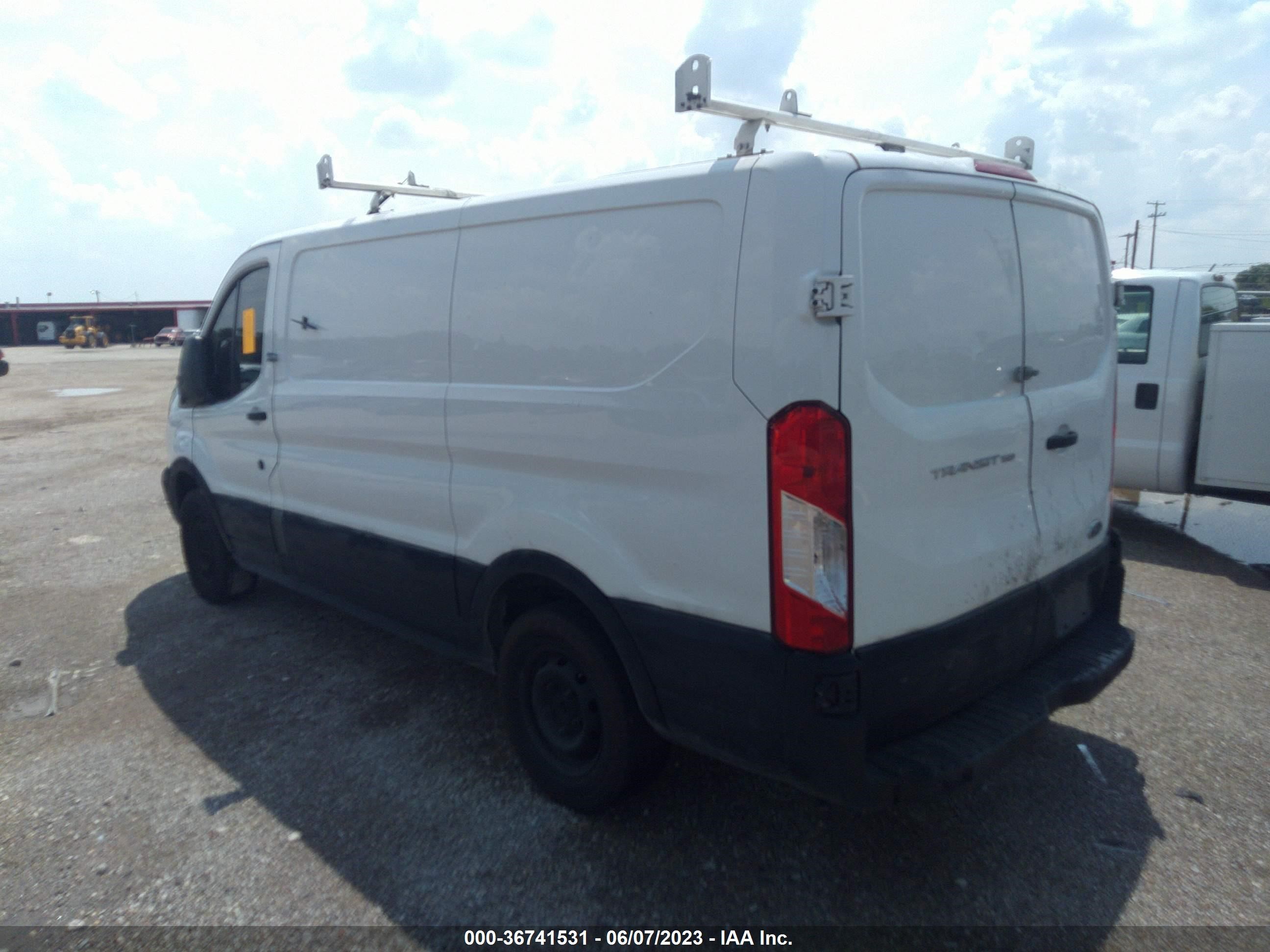 Photo 2 VIN: 1FTYE1ZM5HKA39344 - FORD TRANSIT 