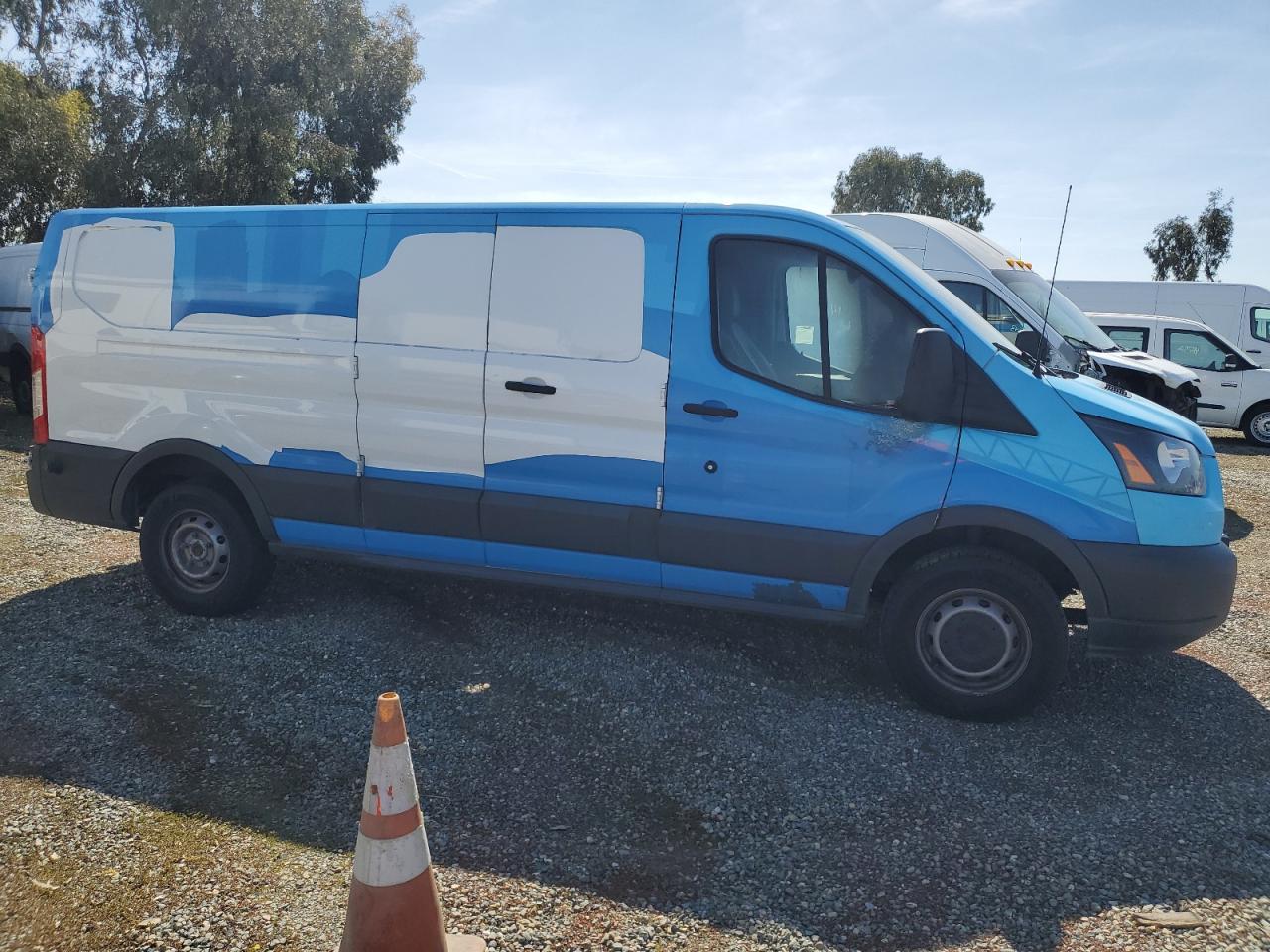 Photo 3 VIN: 1FTYE9ZMXHKB14683 - FORD TRANSIT 