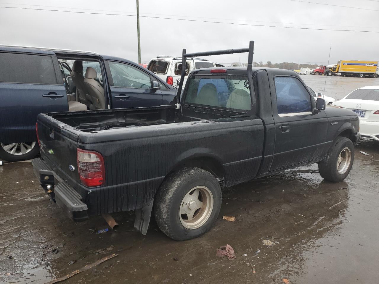 Photo 2 VIN: 1FTYR10C1YPC11445 - FORD RANGER 