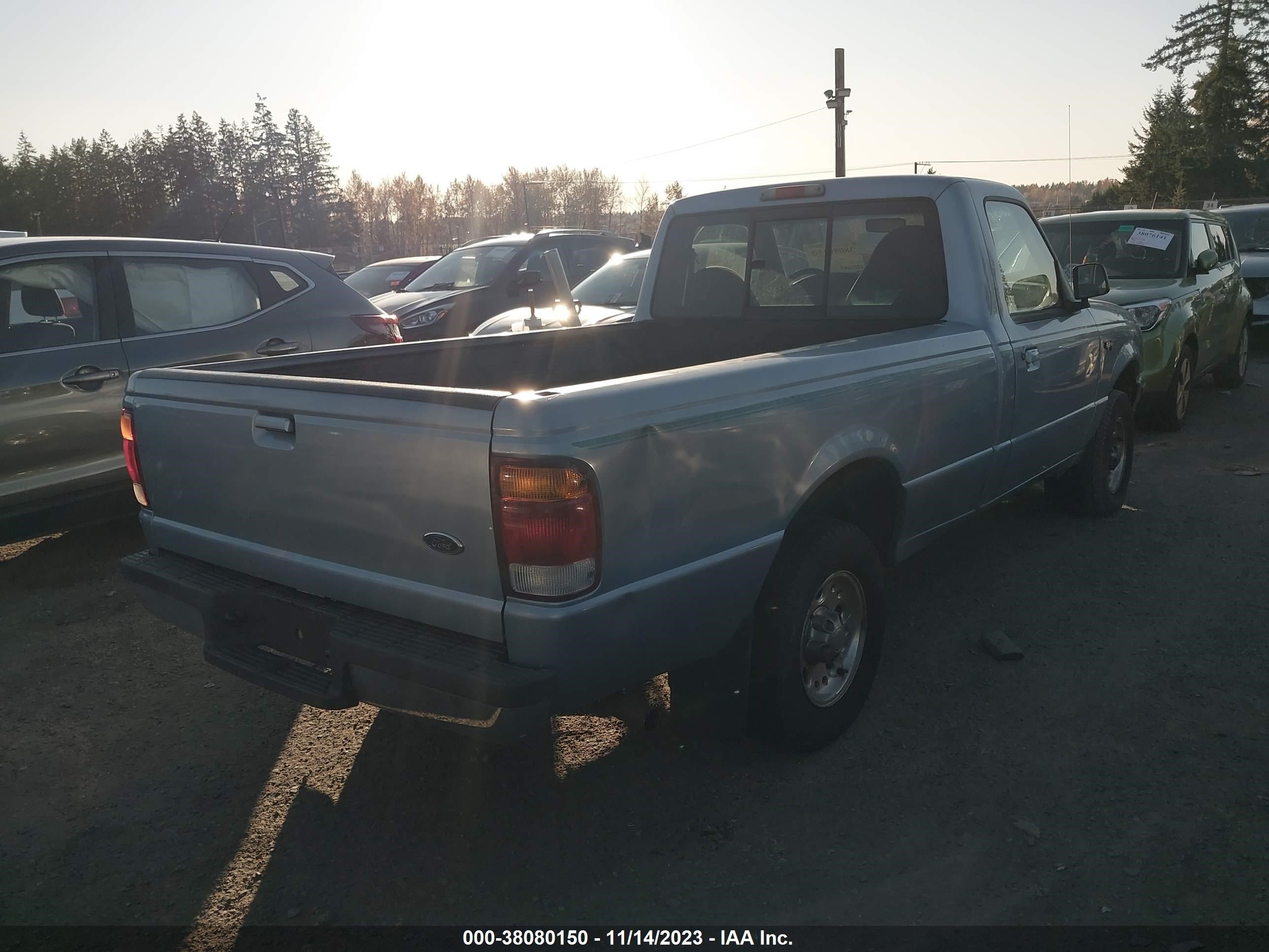 Photo 3 VIN: 1FTYR10C3WTA50472 - FORD RANGER 