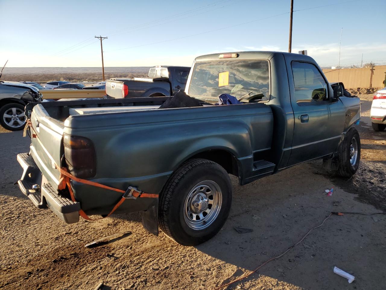 Photo 2 VIN: 1FTYR10C4WPB55238 - FORD RANGER 