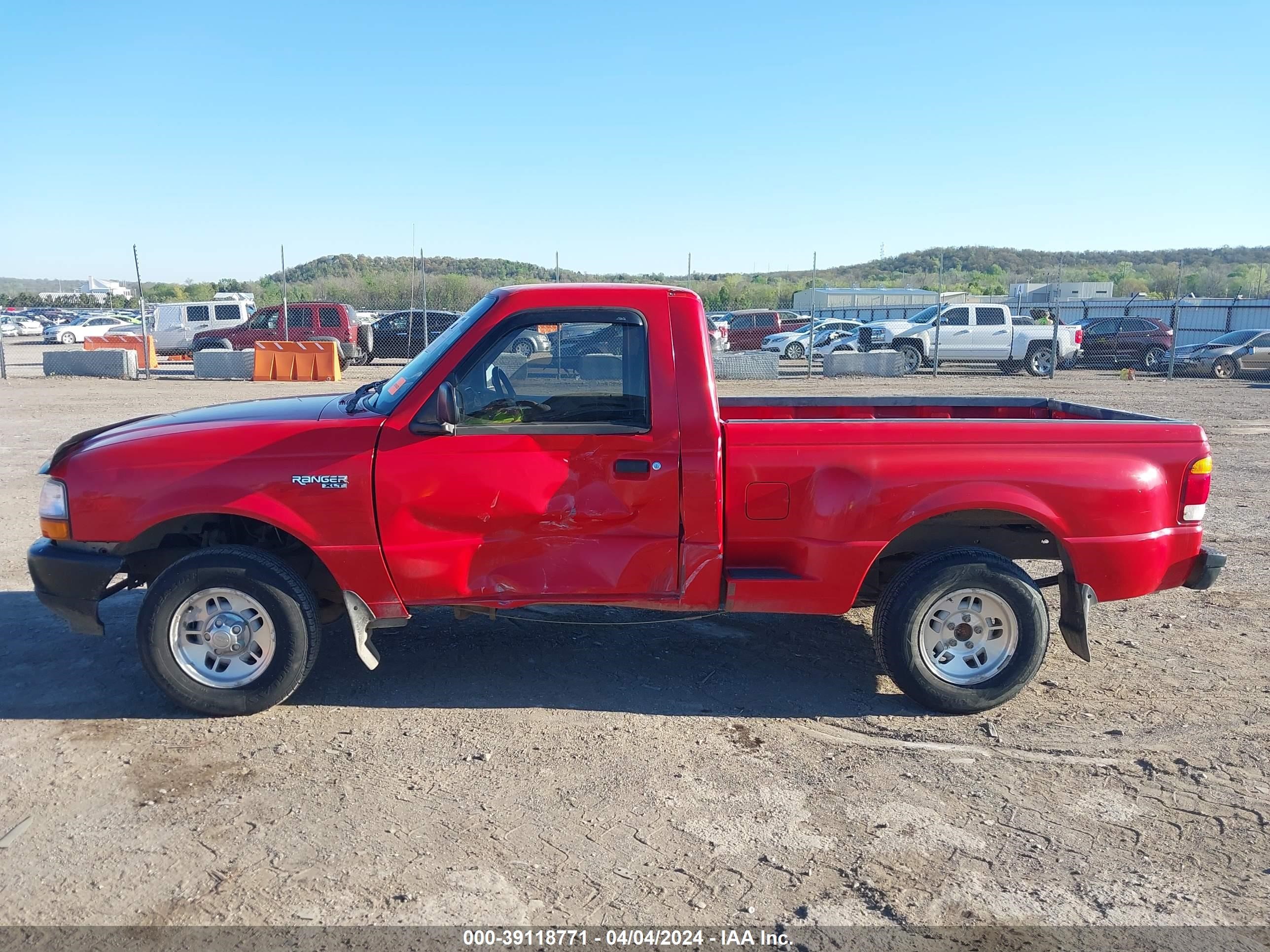 Photo 14 VIN: 1FTYR10C5WPA33567 - FORD RANGER 