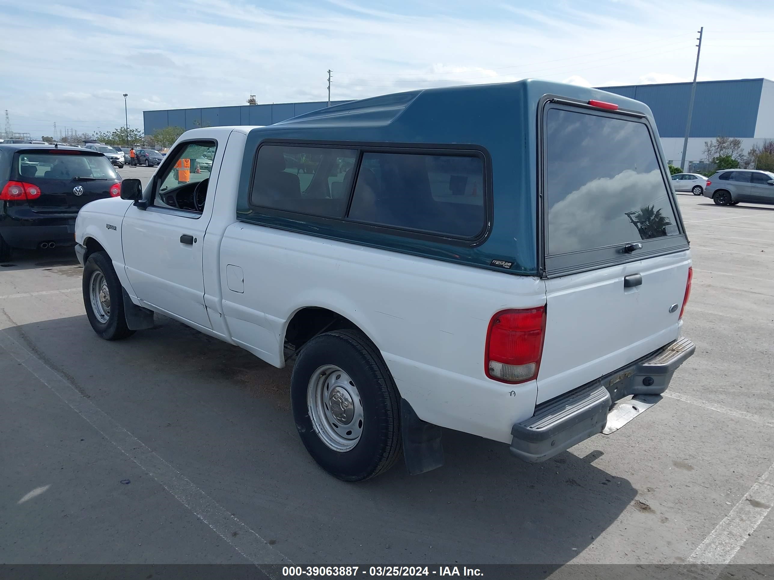 Photo 2 VIN: 1FTYR10C6YTB39665 - FORD RANGER 