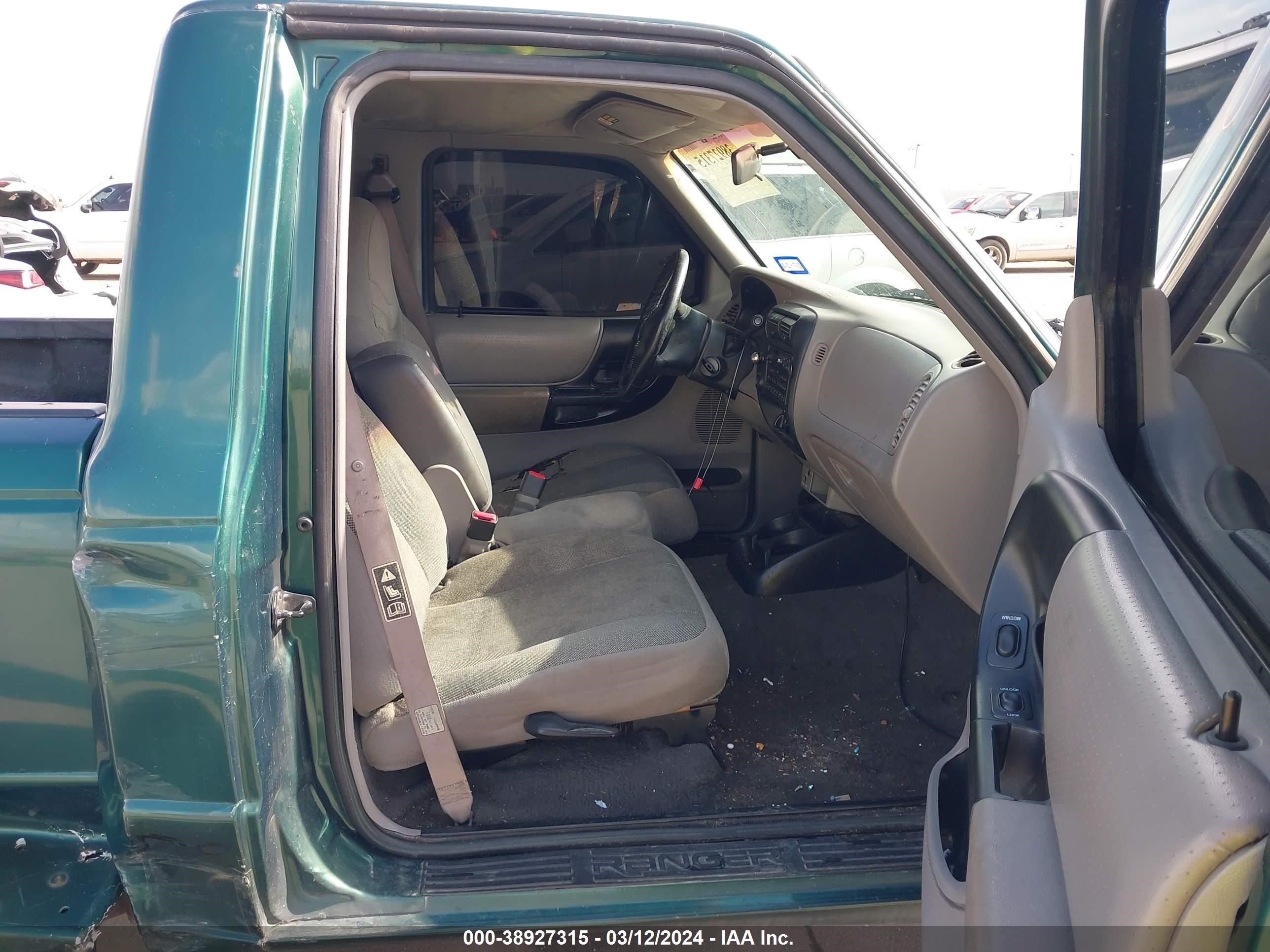 Photo 4 VIN: 1FTYR10C9YPA96853 - FORD RANGER 