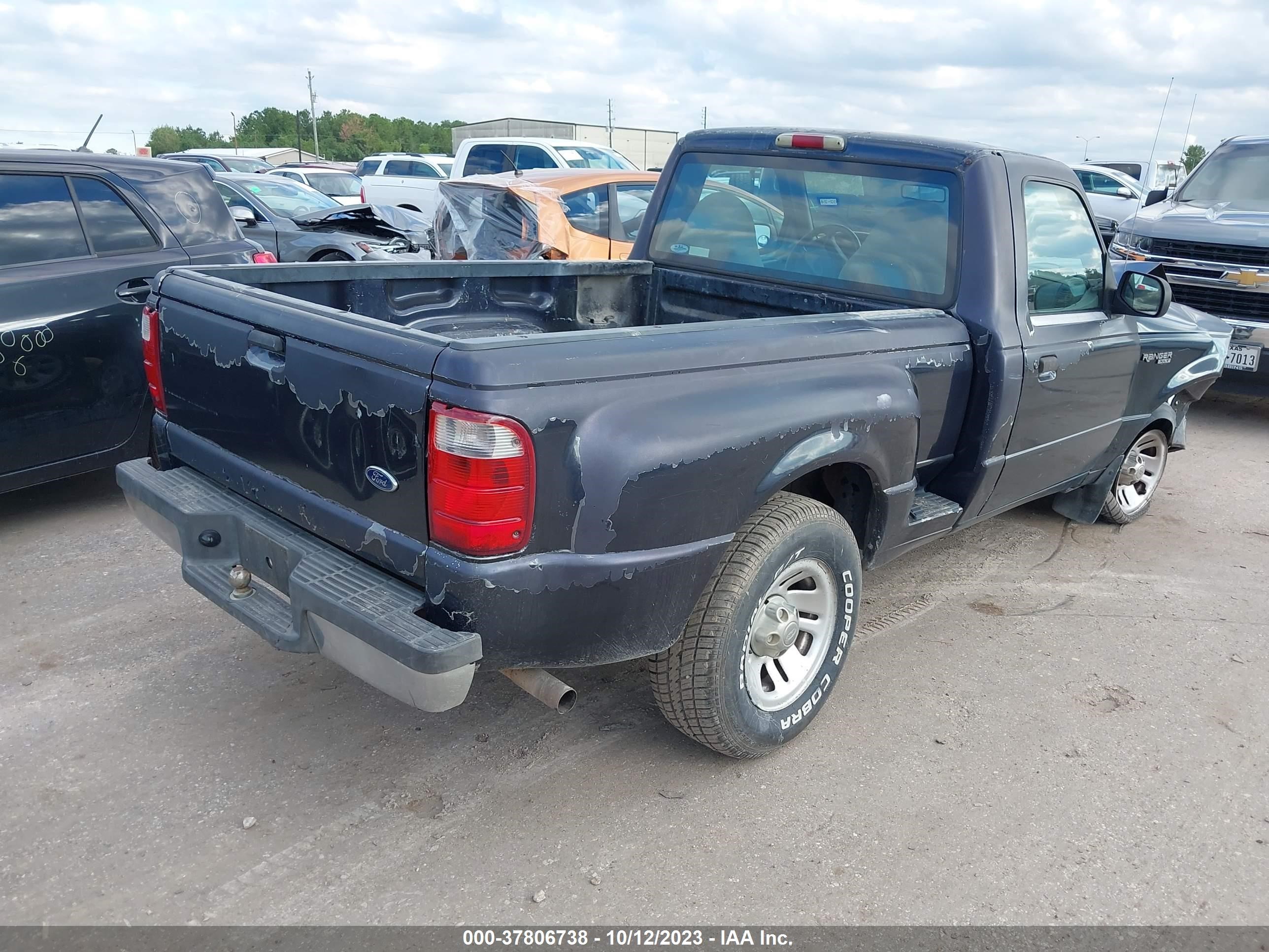 Photo 3 VIN: 1FTYR10D22TA56900 - FORD RANGER 