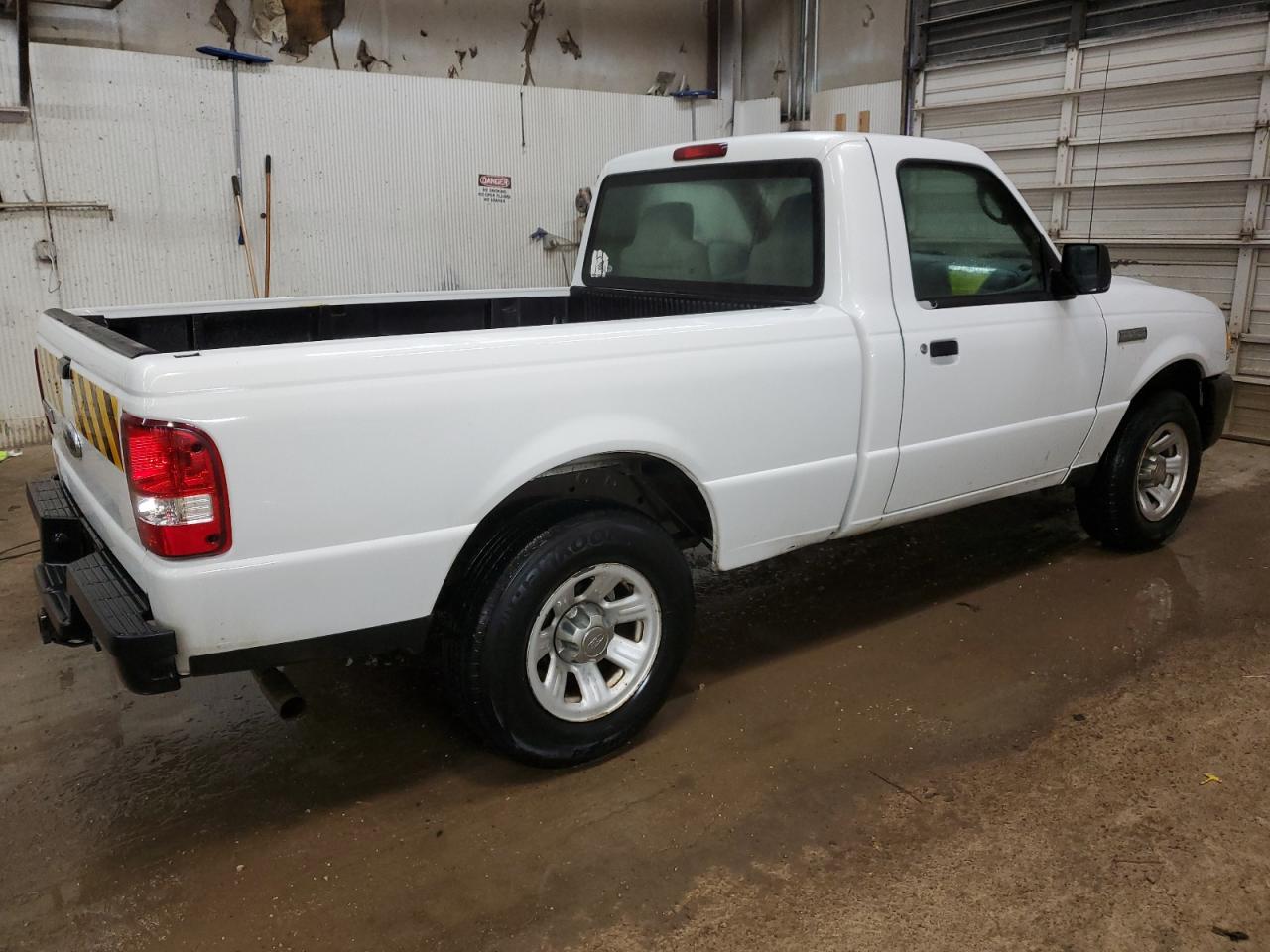 Photo 2 VIN: 1FTYR10D69PA21831 - FORD RANGER 