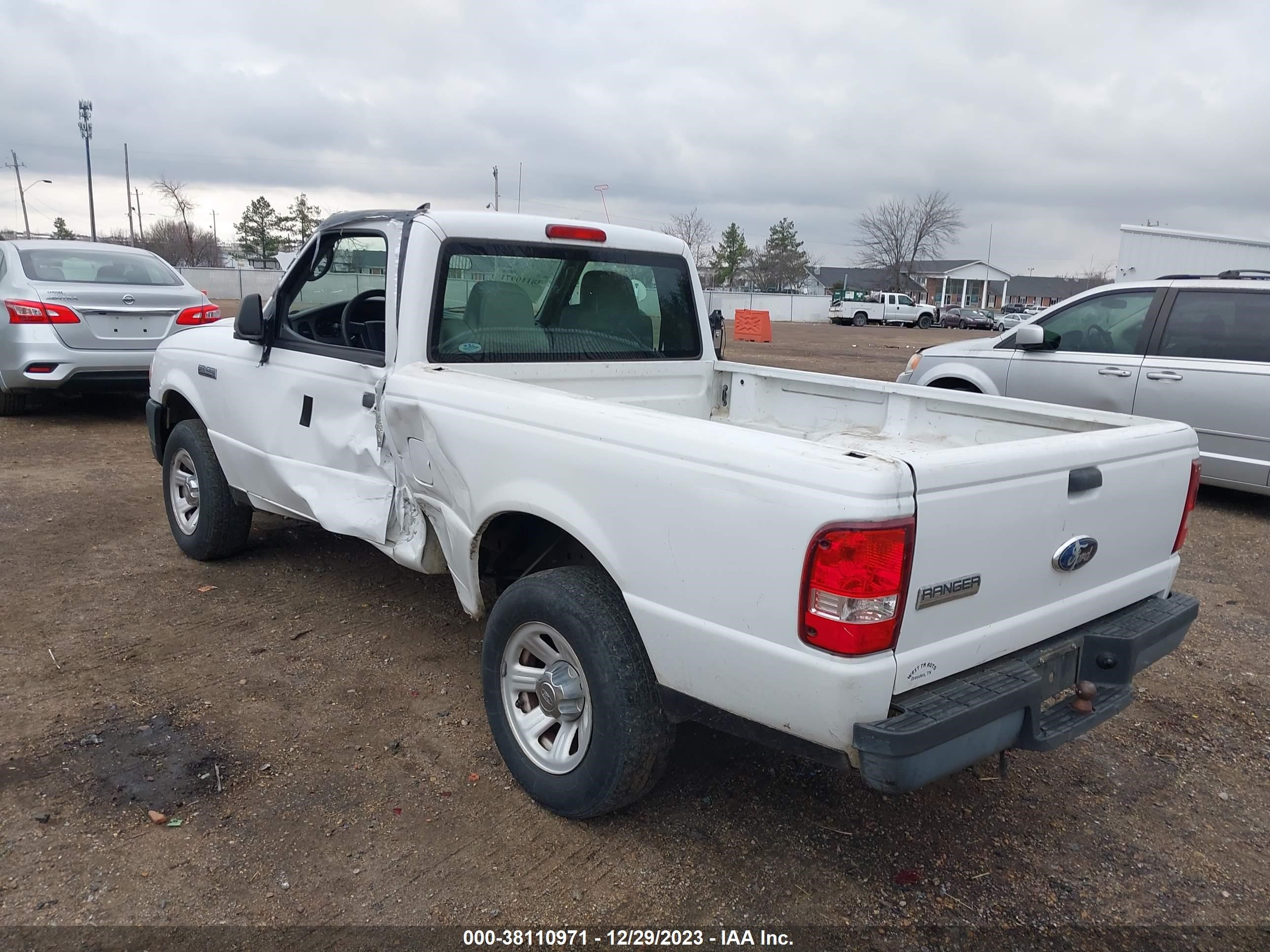 Photo 2 VIN: 1FTYR10D98PB11098 - FORD RANGER 