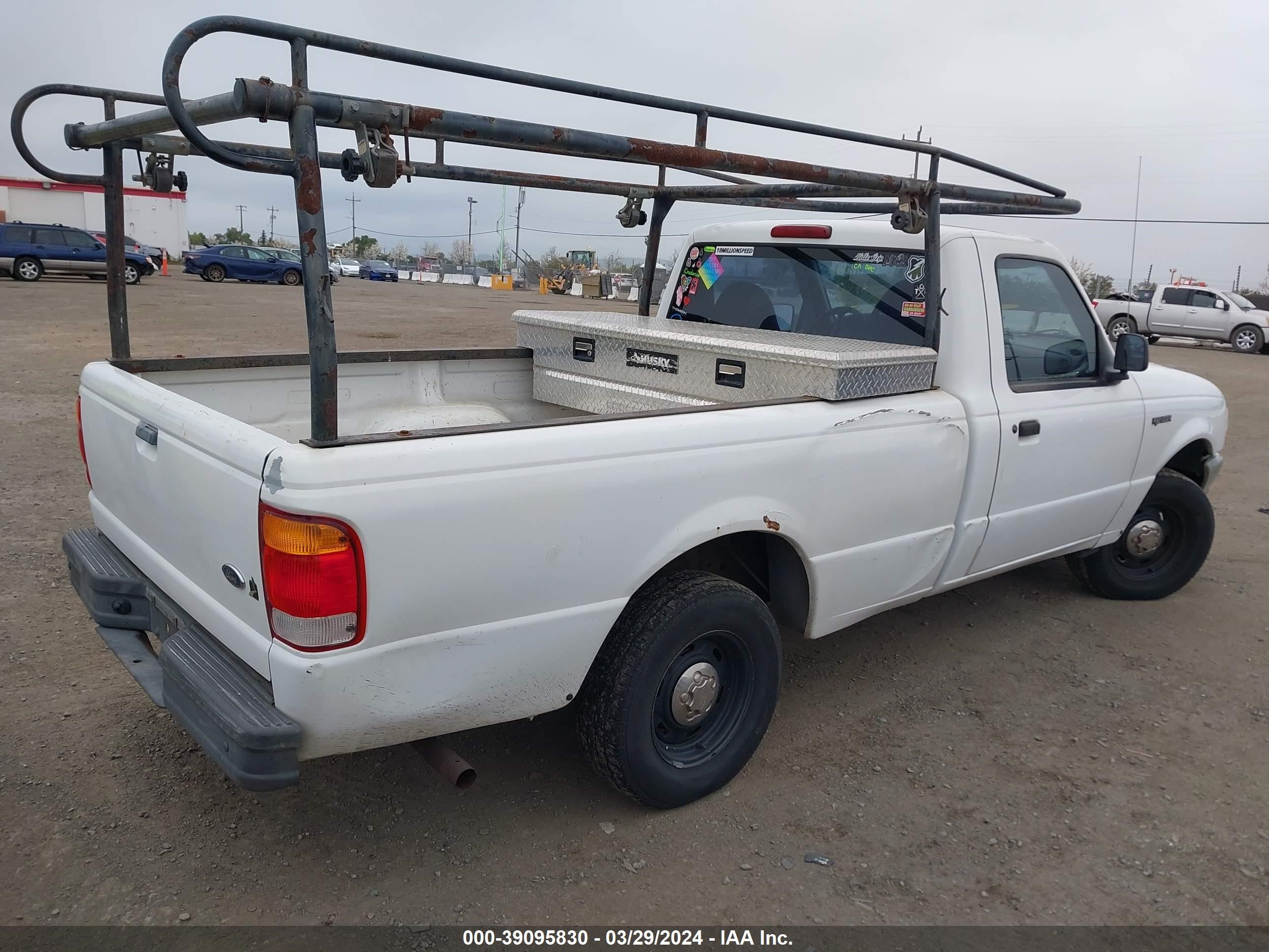 Photo 3 VIN: 1FTYR10V7XPA30012 - FORD RANGER 