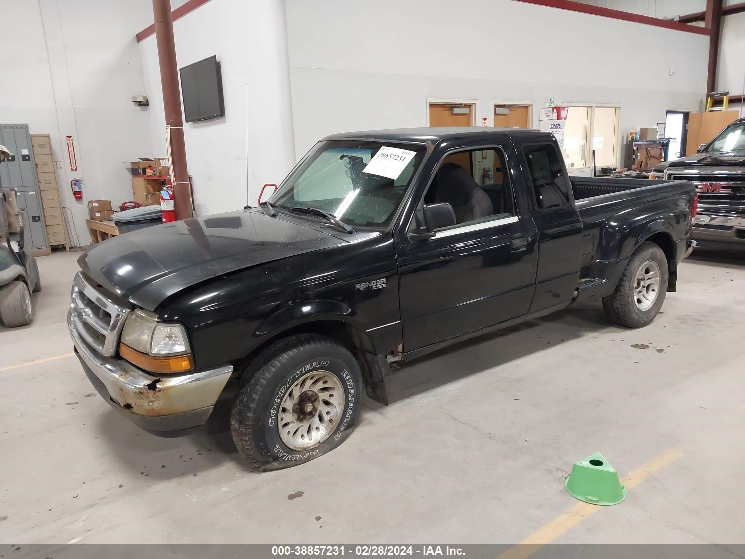 Photo 1 VIN: 1FTYR14C3YPB92181 - FORD RANGER 