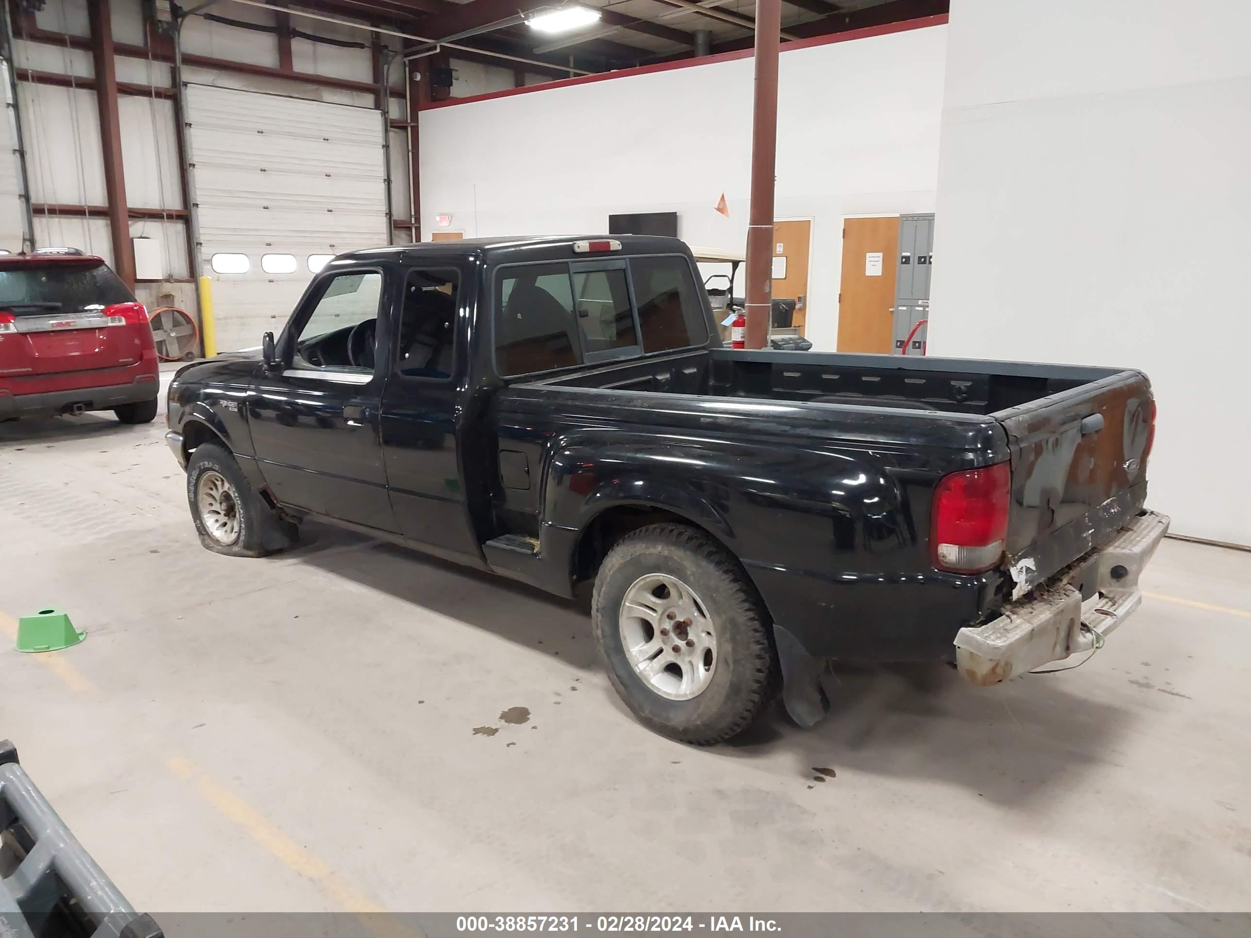 Photo 2 VIN: 1FTYR14C3YPB92181 - FORD RANGER 