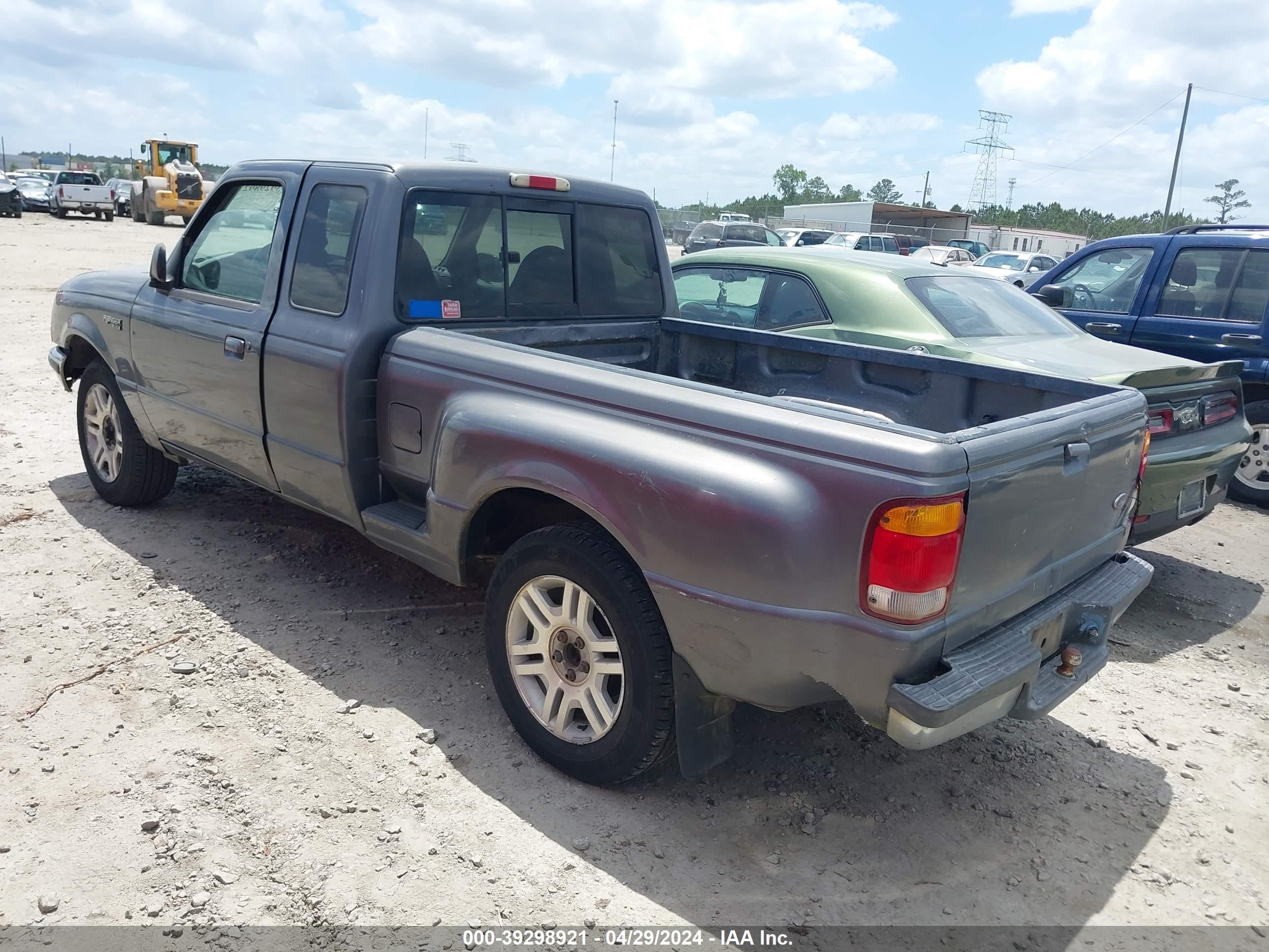 Photo 2 VIN: 1FTYR14C4WTA12243 - FORD RANGER 