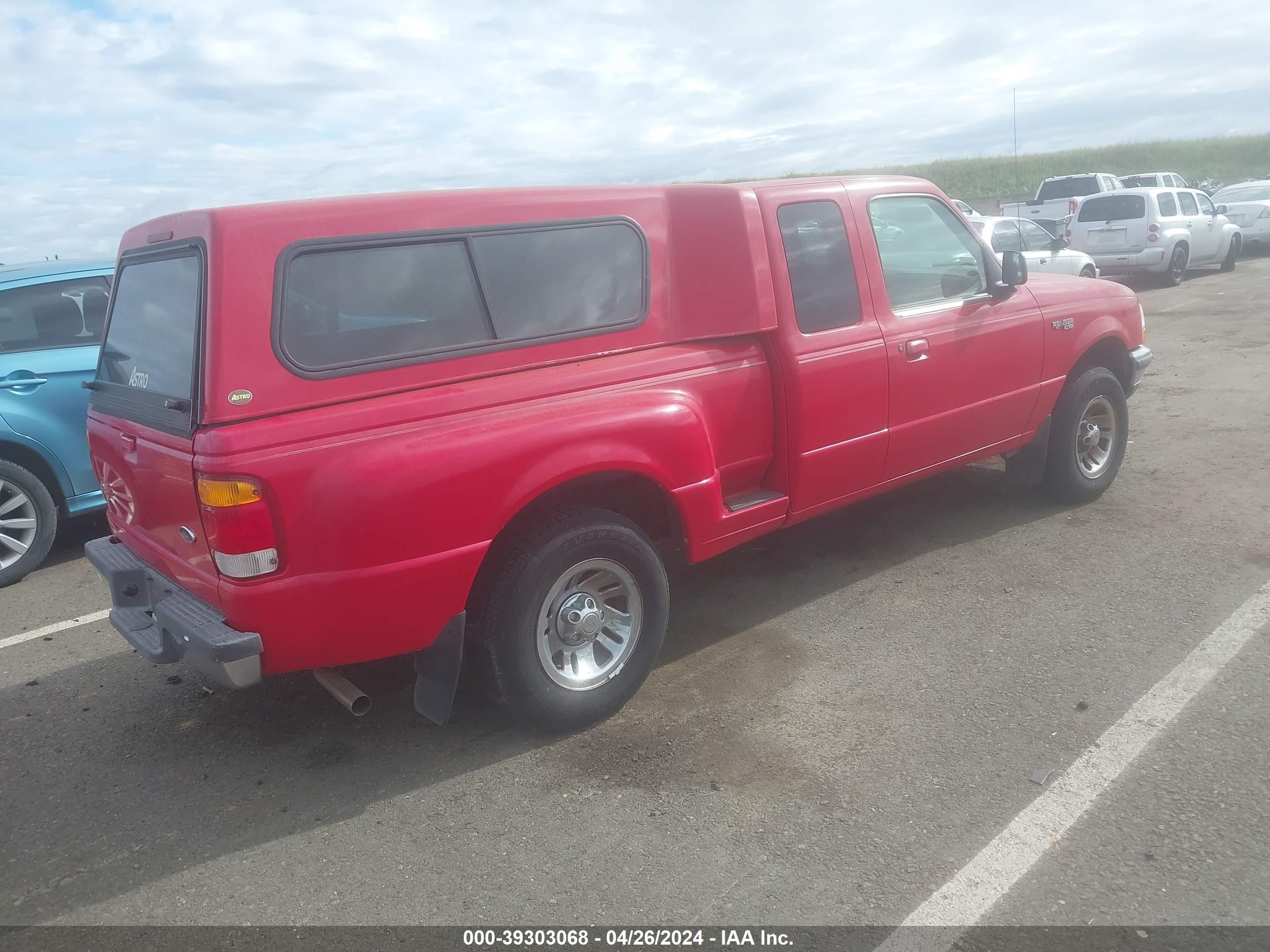 Photo 3 VIN: 1FTYR14U3WPB27983 - FORD RANGER 