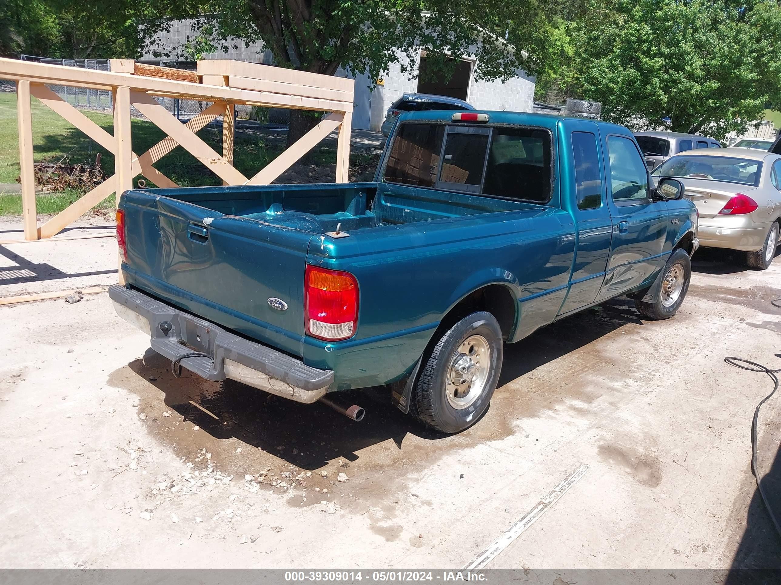 Photo 3 VIN: 1FTYR14U6WTA73019 - FORD RANGER 