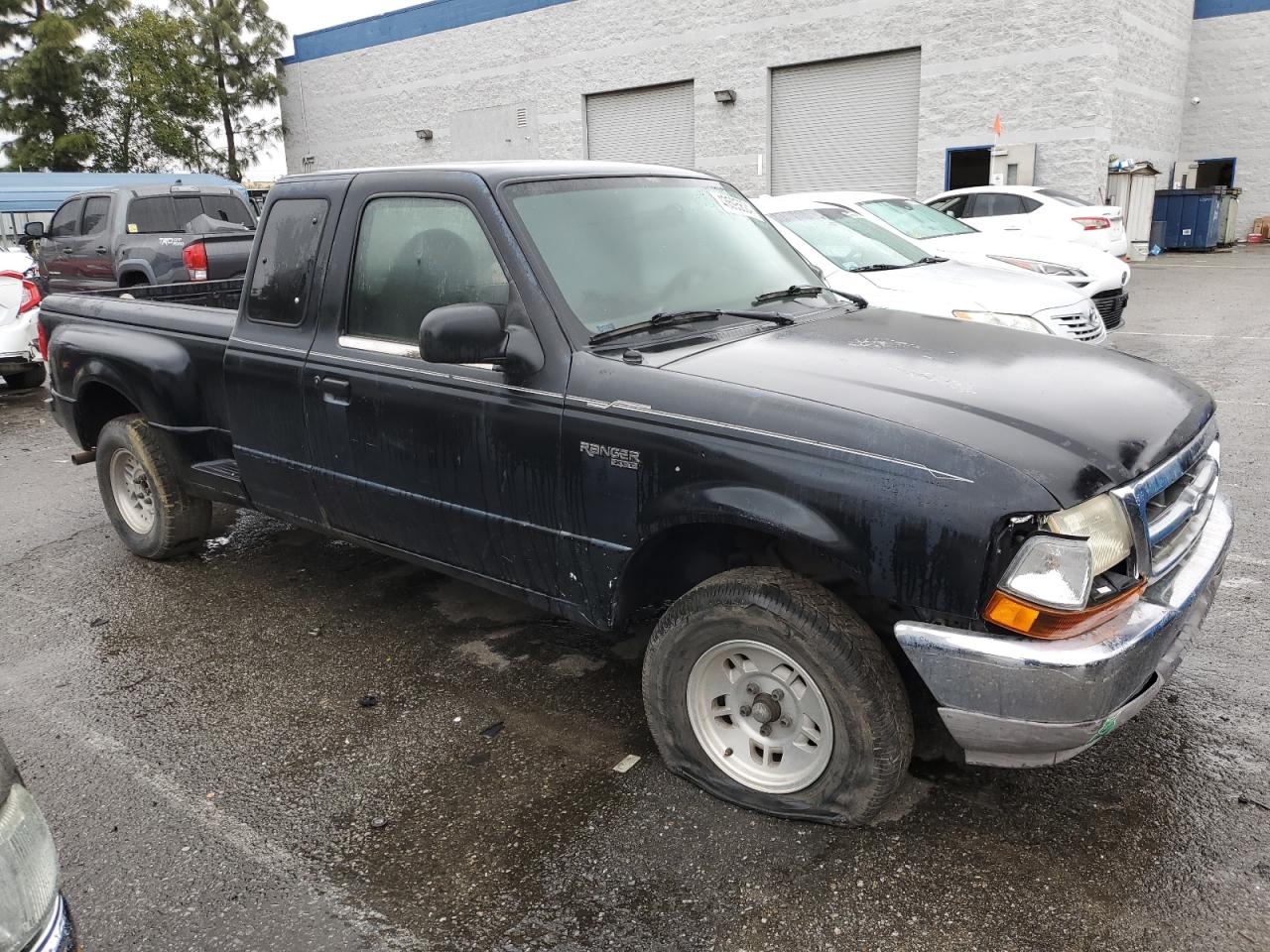 Photo 3 VIN: 1FTYR14V2YPB92660 - FORD RANGER 