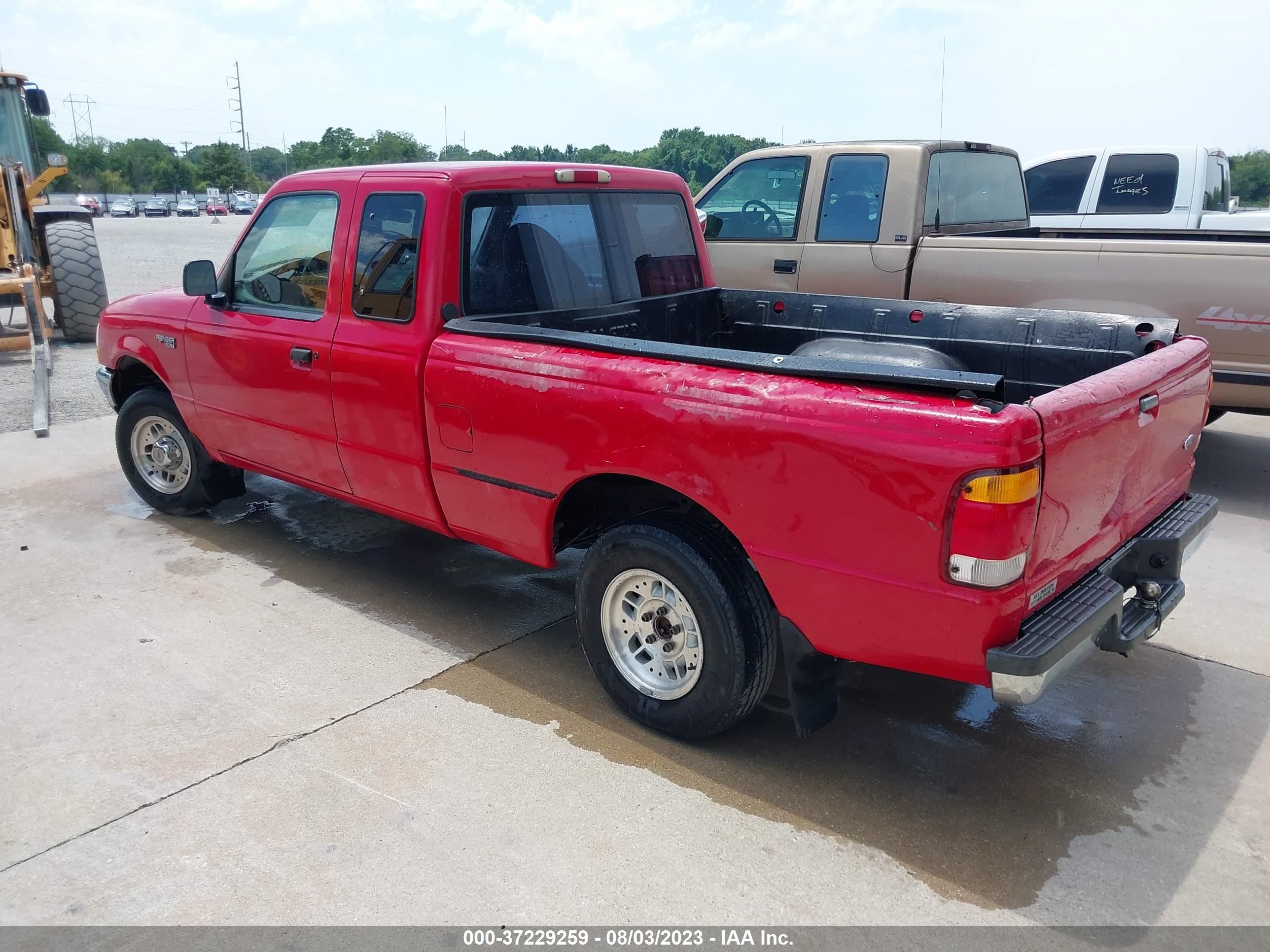 Photo 2 VIN: 1FTYR14V4XPA97726 - FORD RANGER 