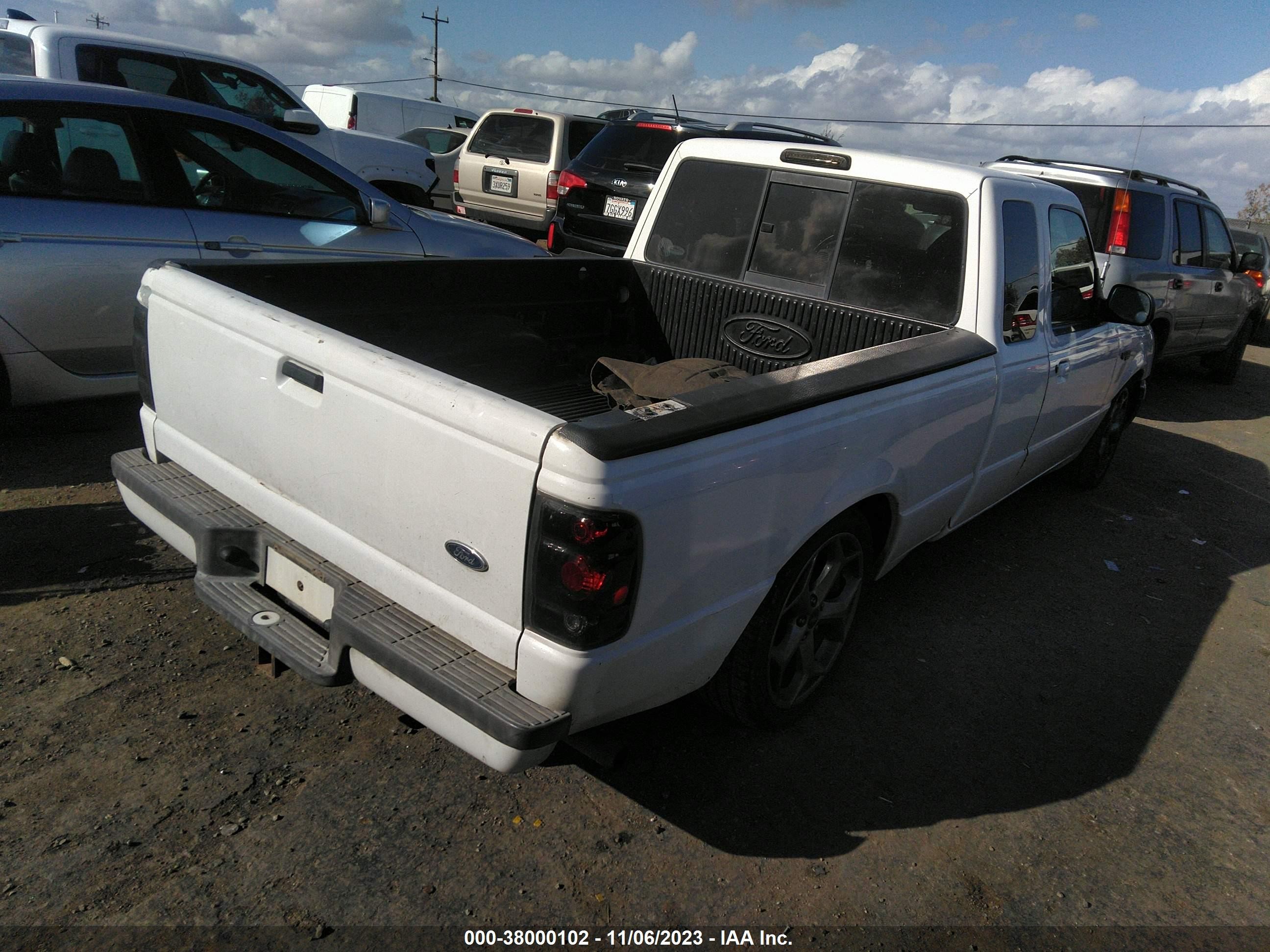 Photo 3 VIN: 1FTYR14V5XPB52720 - FORD RANGER 