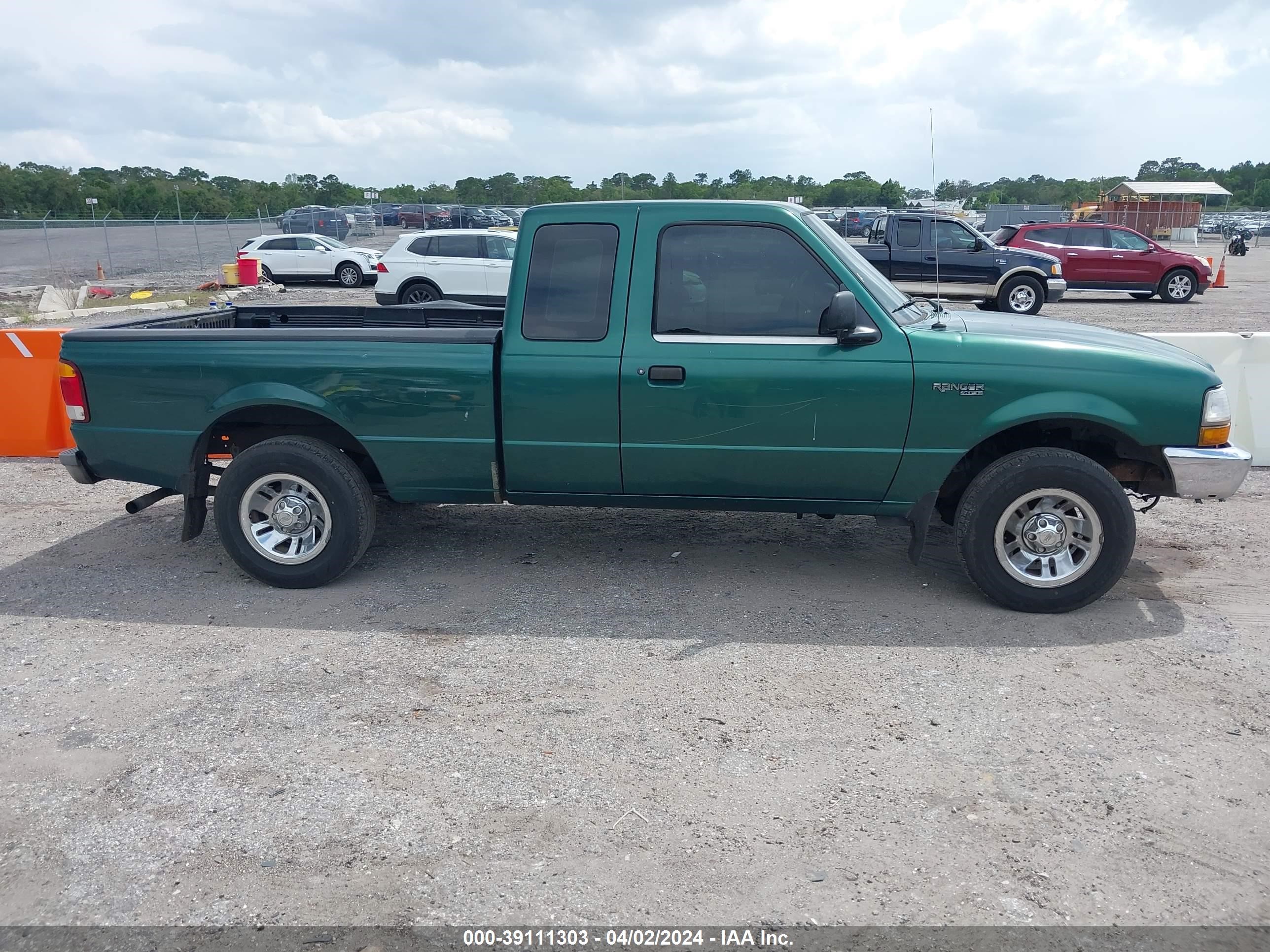 Photo 12 VIN: 1FTYR14V5XTB14654 - FORD RANGER 