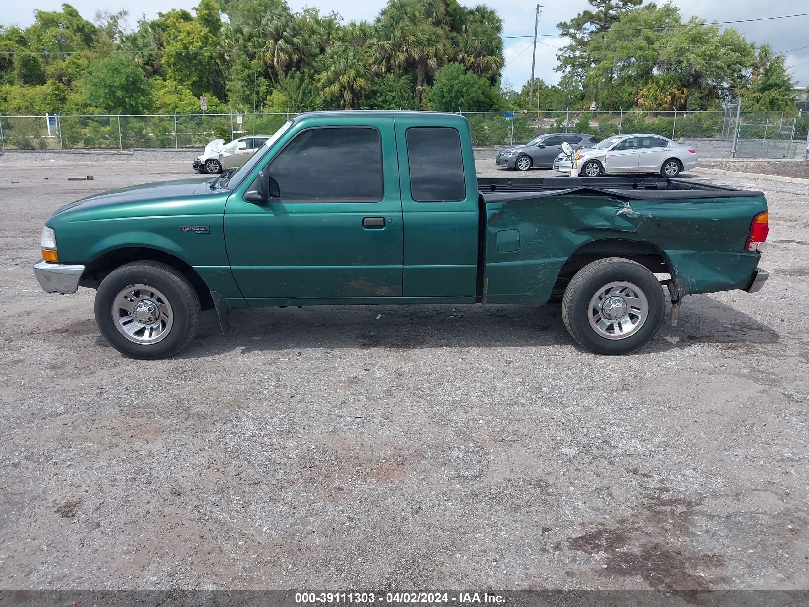 Photo 13 VIN: 1FTYR14V5XTB14654 - FORD RANGER 