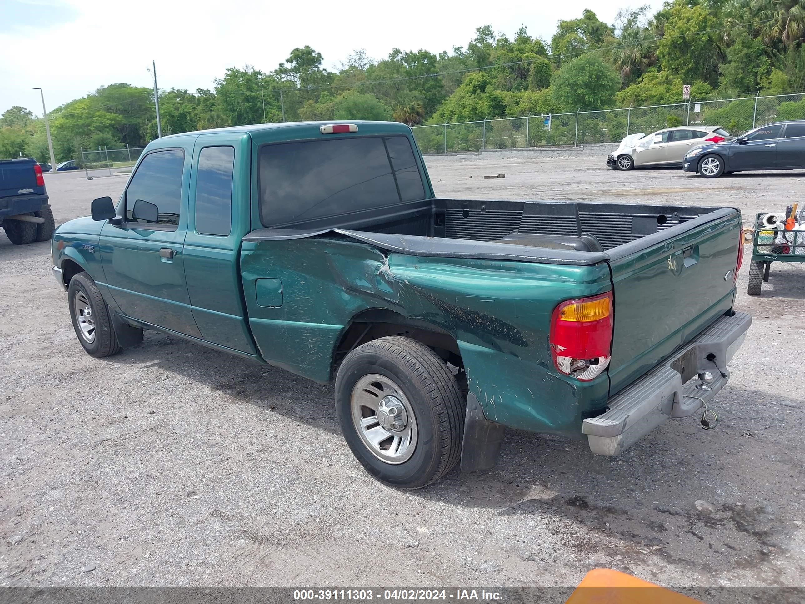 Photo 2 VIN: 1FTYR14V5XTB14654 - FORD RANGER 