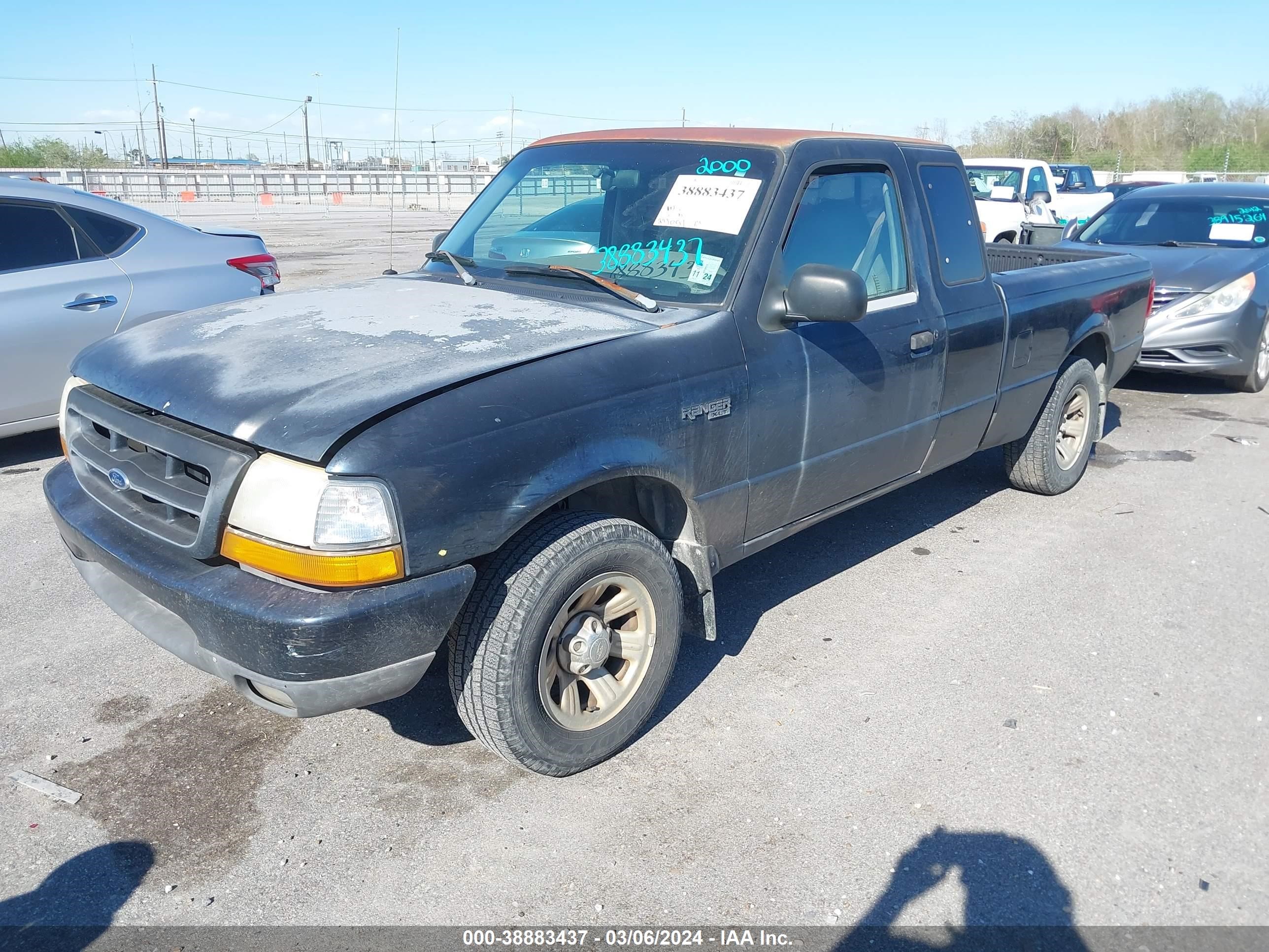 Photo 1 VIN: 1FTYR14V7YPA37716 - FORD RANGER 