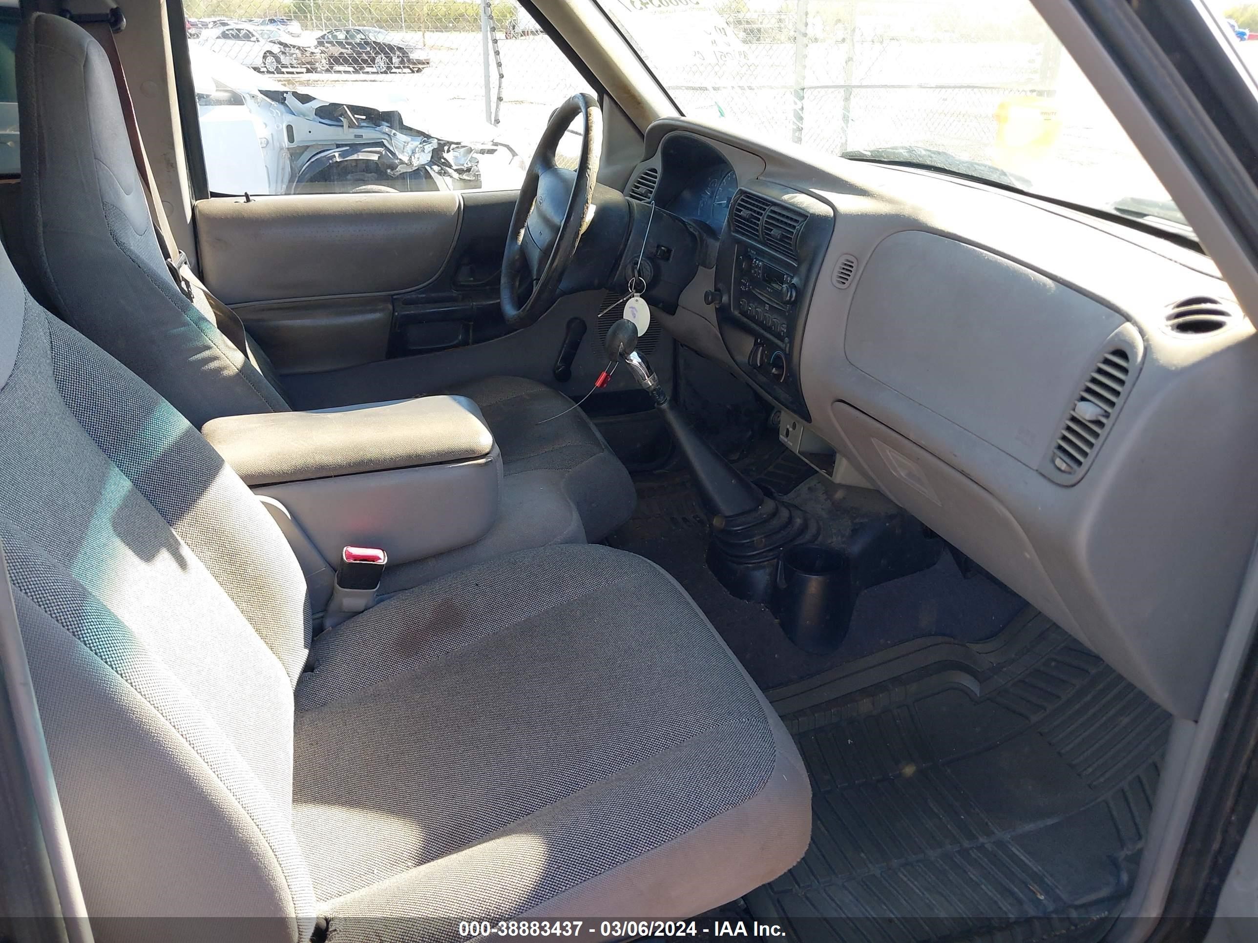 Photo 4 VIN: 1FTYR14V7YPA37716 - FORD RANGER 