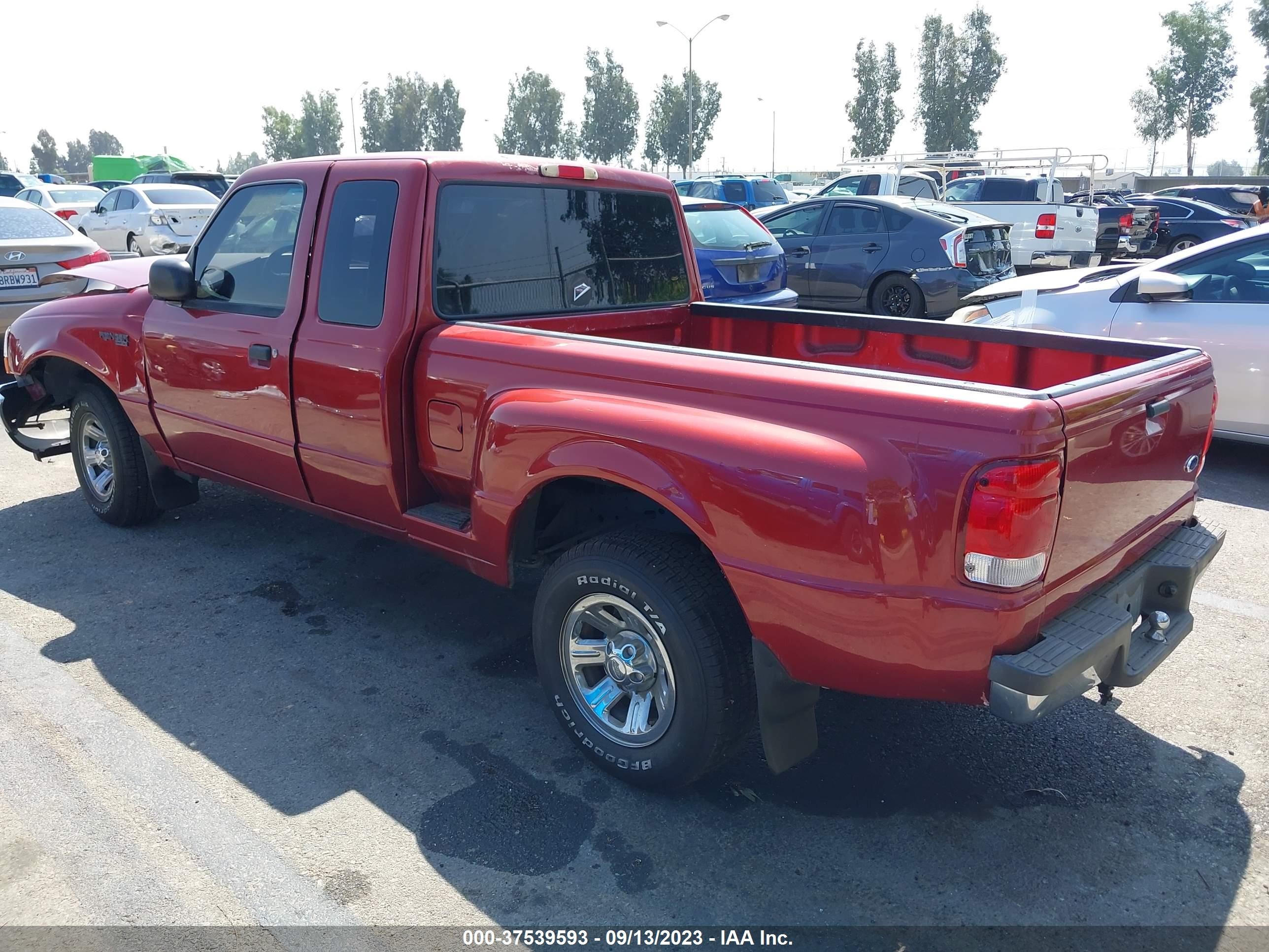 Photo 2 VIN: 1FTYR14V7YPC08884 - FORD RANGER 