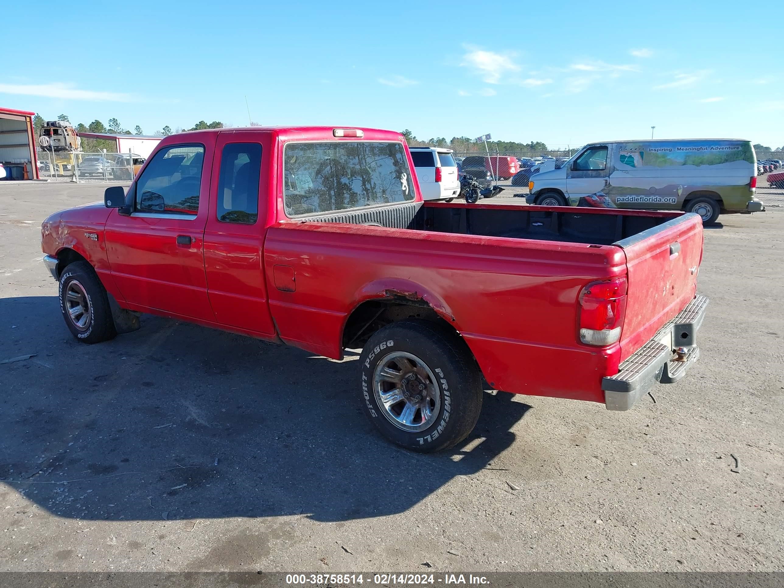 Photo 2 VIN: 1FTYR14V8YTB32826 - FORD RANGER 