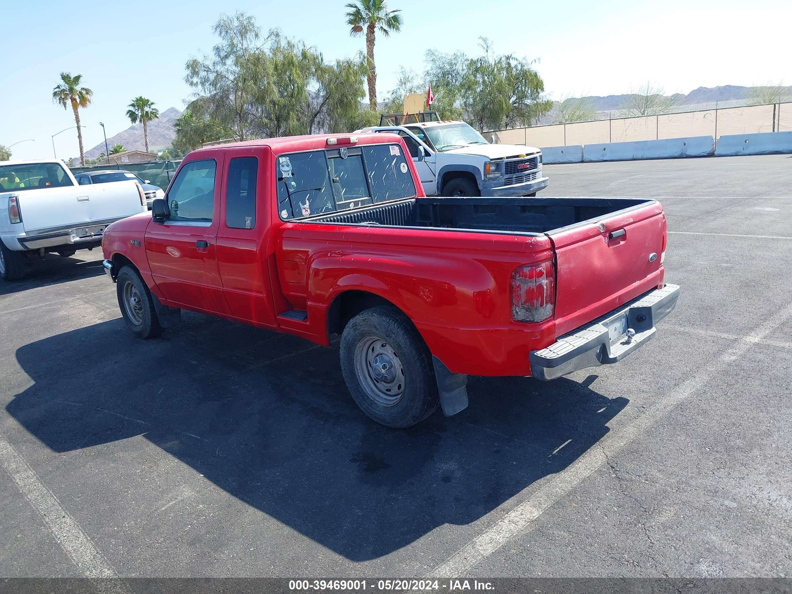 Photo 2 VIN: 1FTYR14V9YPA22599 - FORD RANGER 