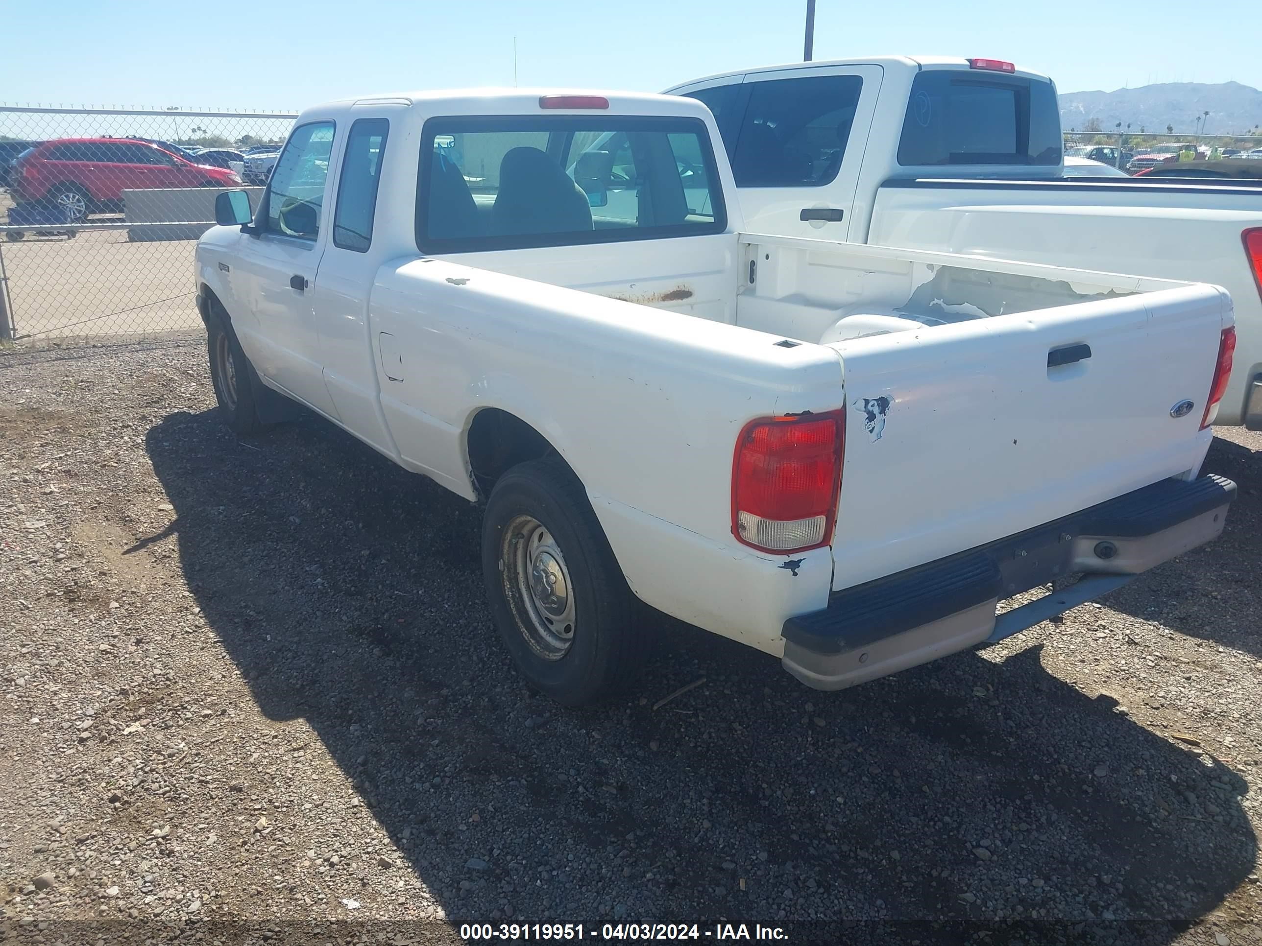 Photo 2 VIN: 1FTYR14X0YTA35895 - FORD RANGER 