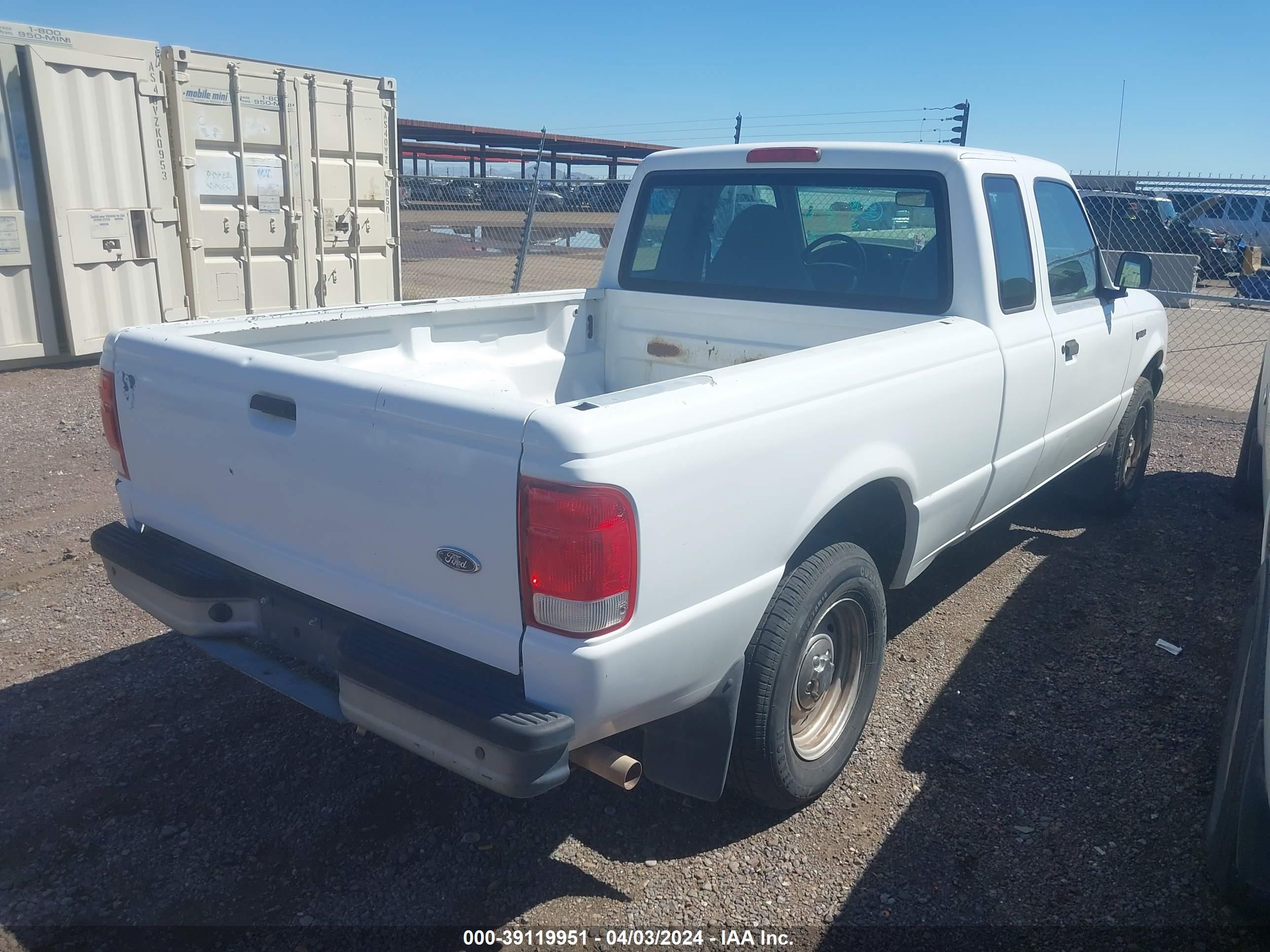 Photo 3 VIN: 1FTYR14X0YTA35895 - FORD RANGER 