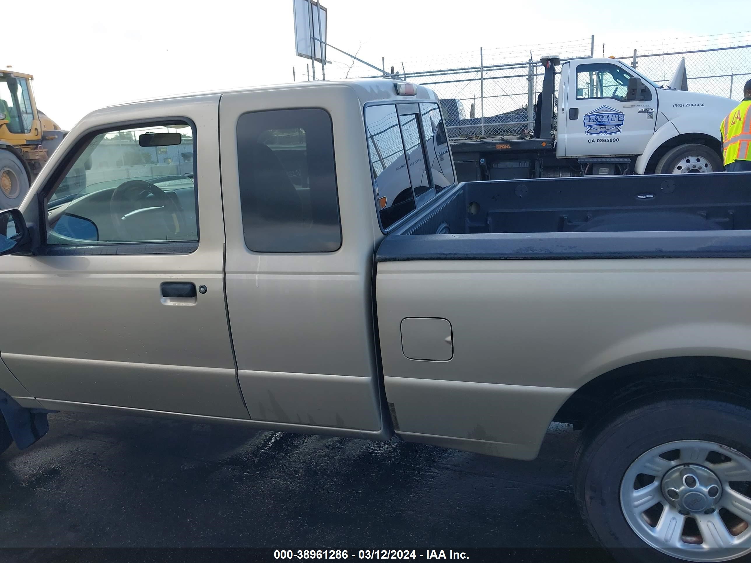 Photo 13 VIN: 1FTYR14X4YPA05341 - FORD RANGER 