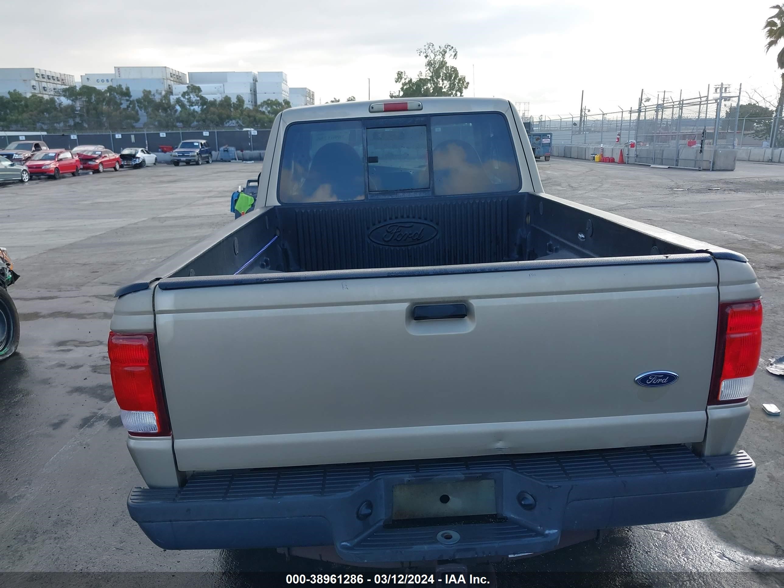 Photo 15 VIN: 1FTYR14X4YPA05341 - FORD RANGER 