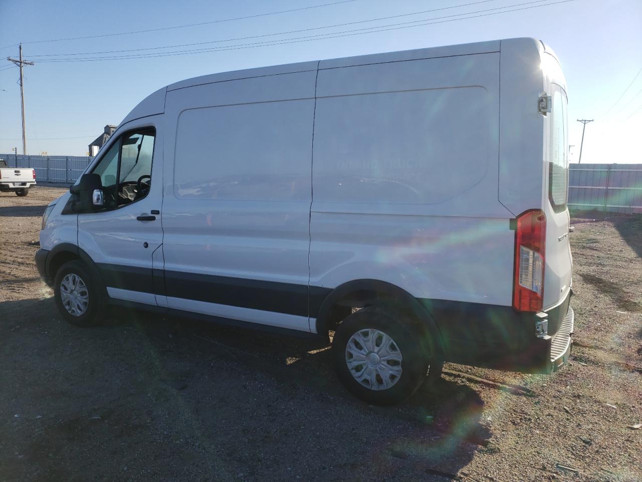 Photo 2 VIN: 1FTYR1CG0HKA36519 - FORD TRANSIT 