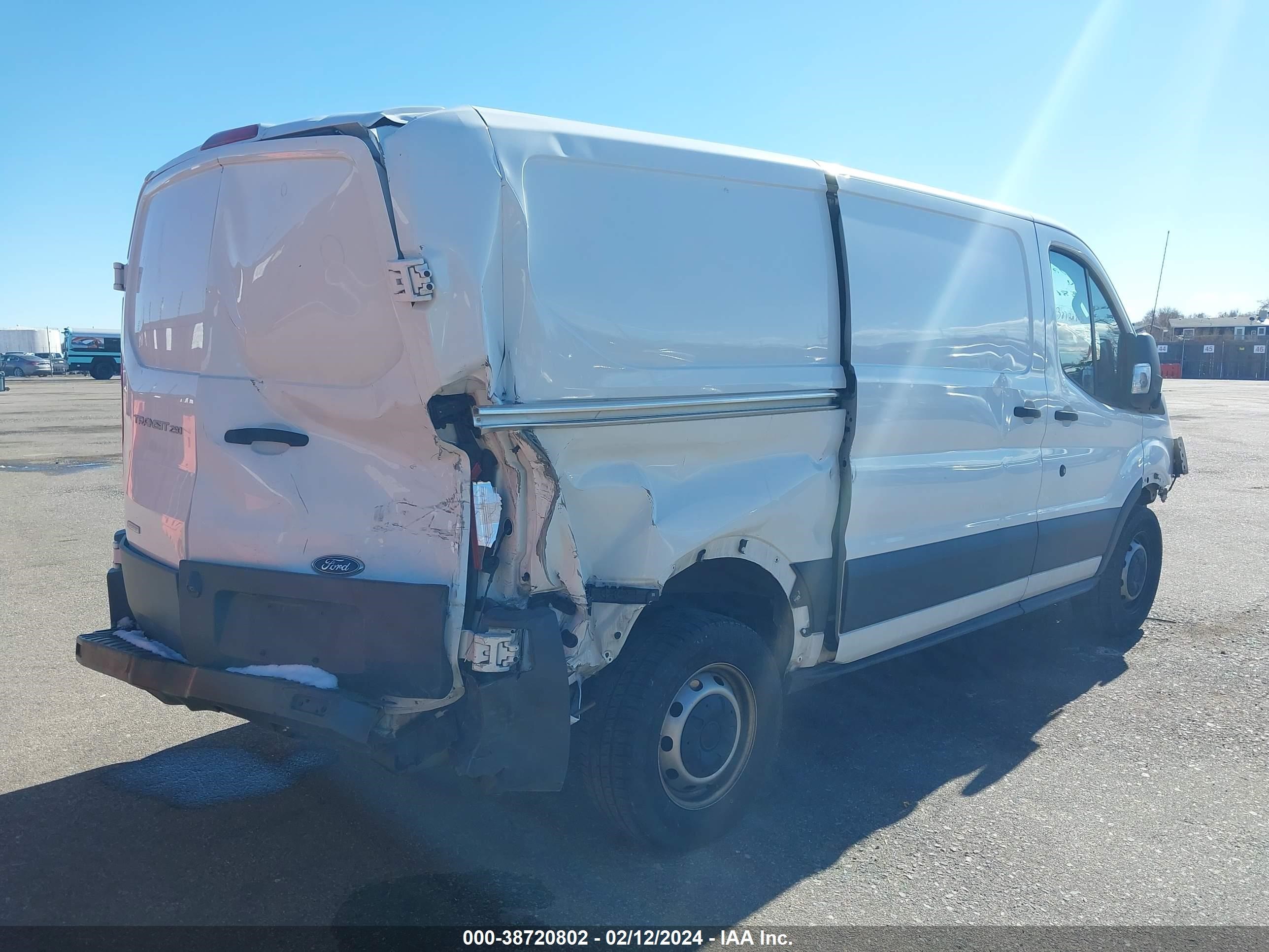 Photo 3 VIN: 1FTYR1YG9HKA72881 - FORD TRANSIT 