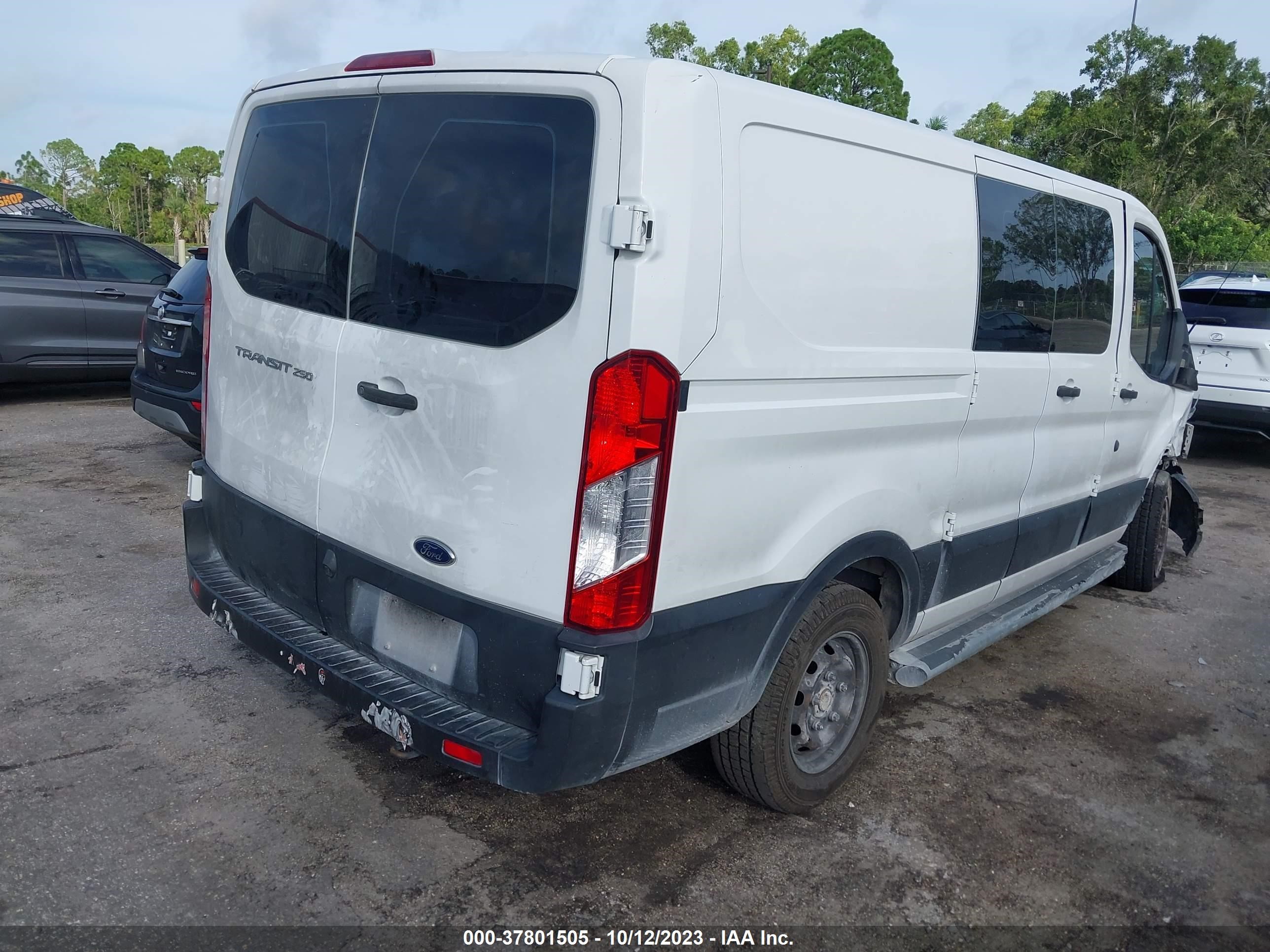 Photo 3 VIN: 1FTYR1ZM0KKB48872 - FORD TRANSIT 