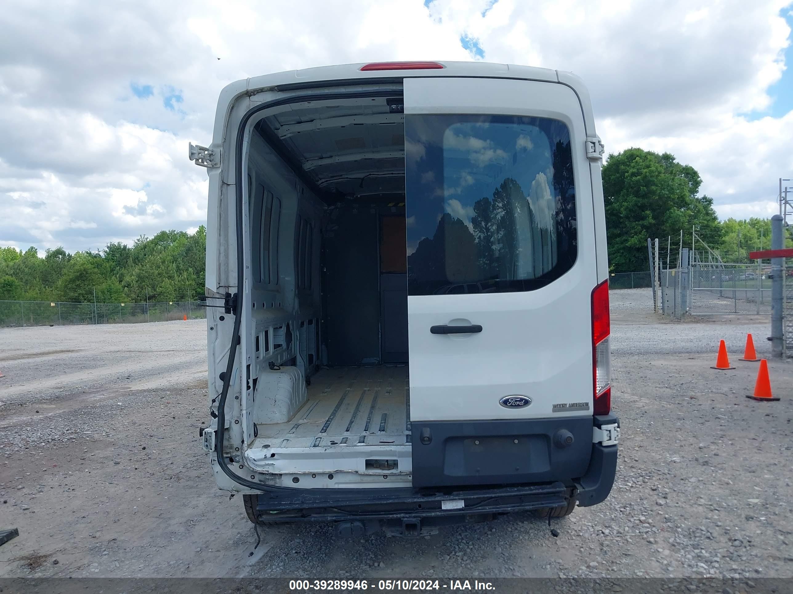 Photo 16 VIN: 1FTYR2CG2GKA13456 - FORD TRANSIT 