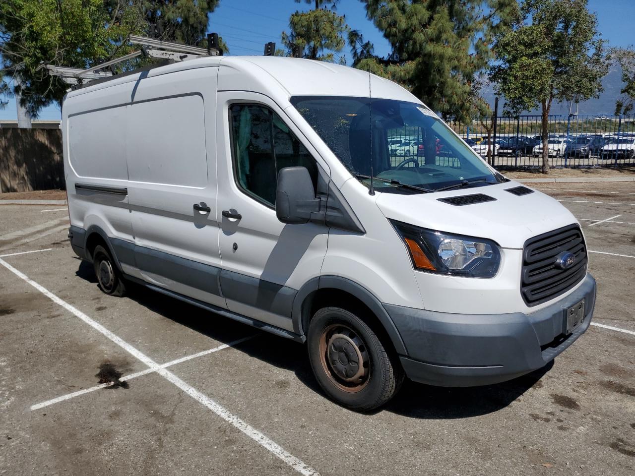 Photo 3 VIN: 1FTYR2CM0JKB50909 - FORD TRANSIT 