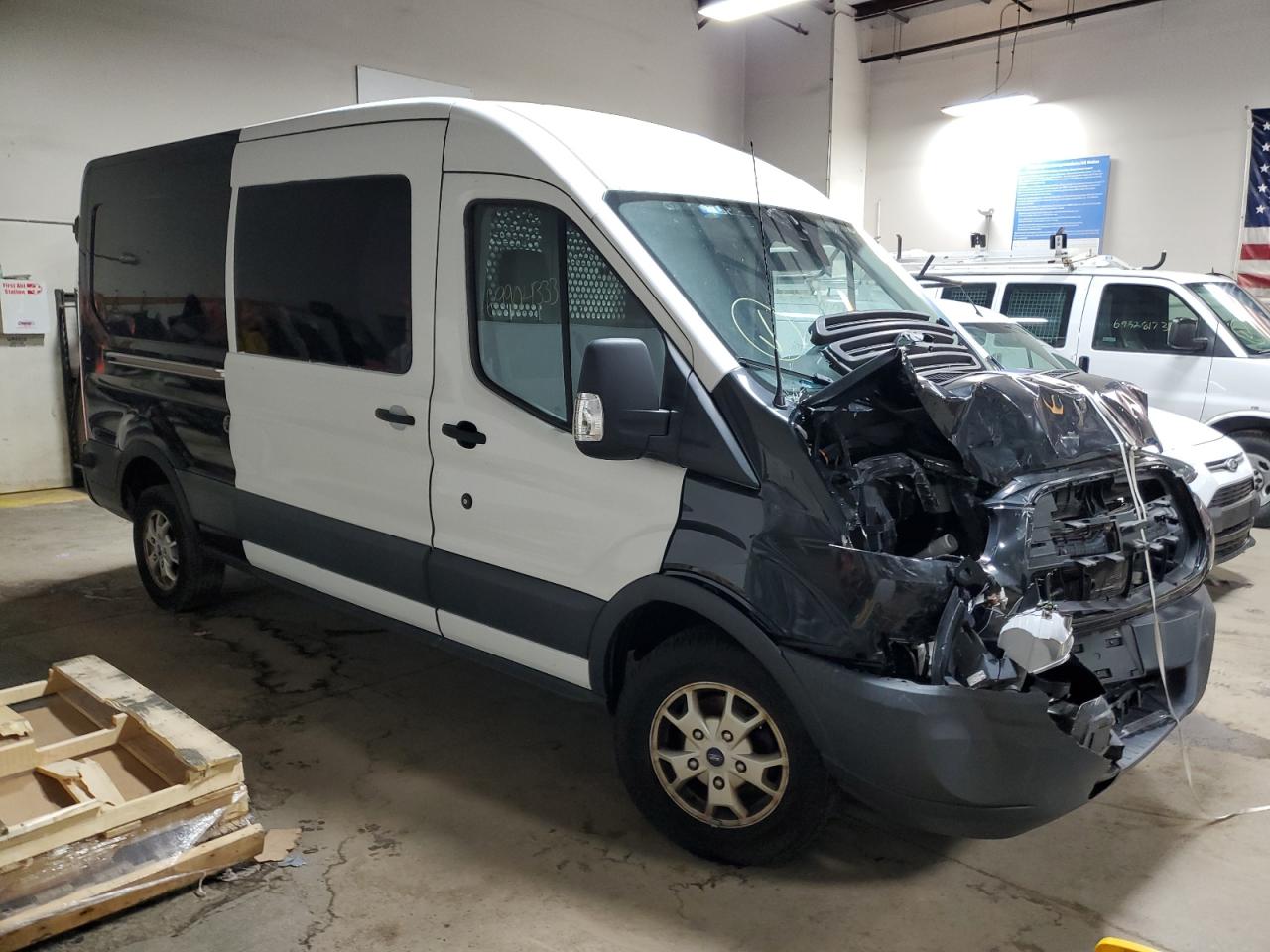 Photo 3 VIN: 1FTYR2CM1FKA84264 - FORD TRANSIT 