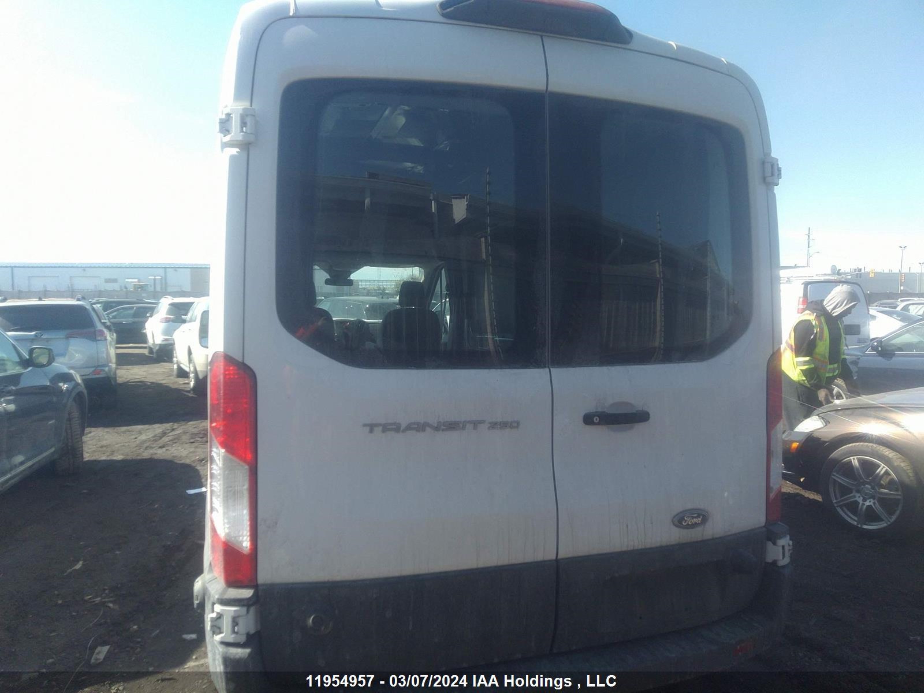 Photo 15 VIN: 1FTYR2CM3KKB03228 - FORD TRANSIT 