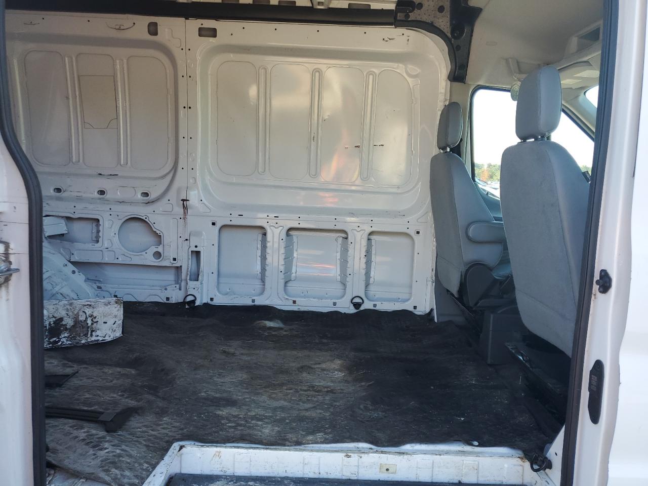 Photo 10 VIN: 1FTYR2CM4GKA68187 - FORD TRANSIT 