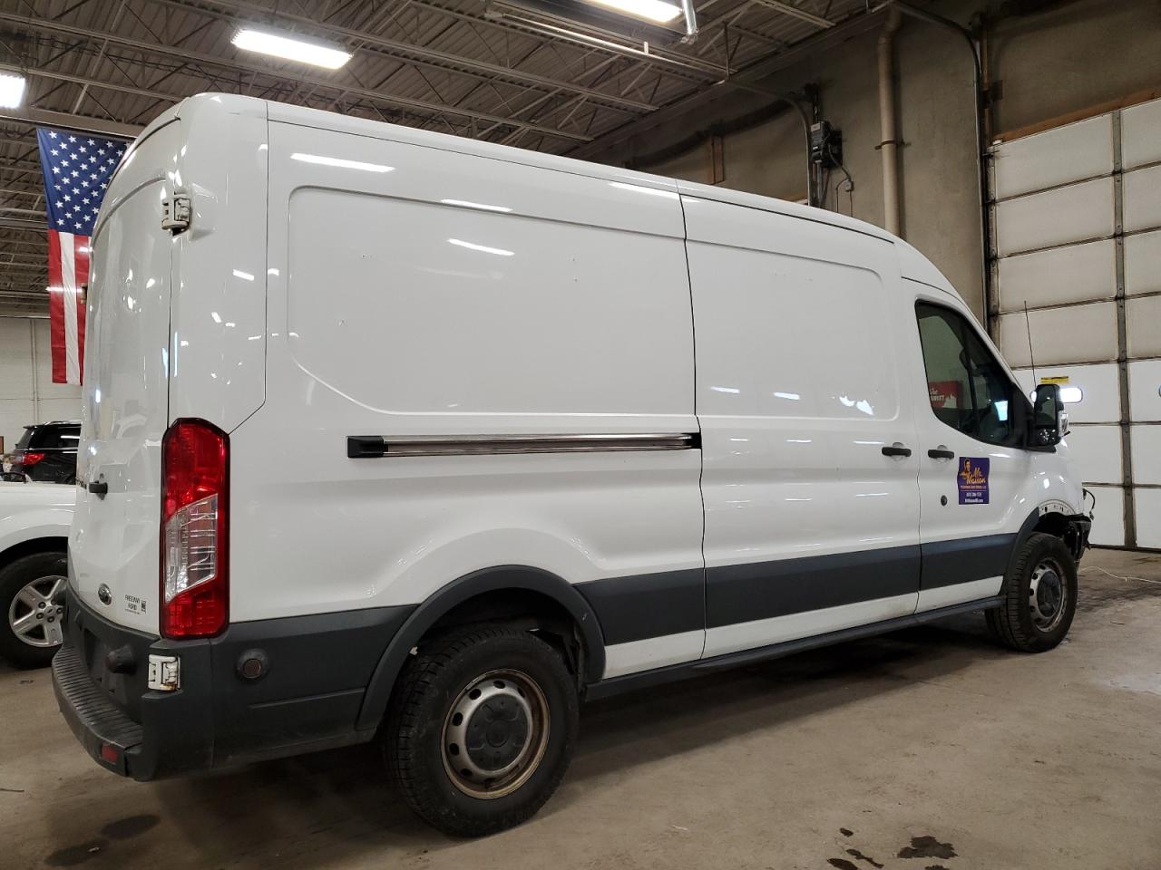 Photo 2 VIN: 1FTYR2CM6HKA89429 - FORD TRANSIT 